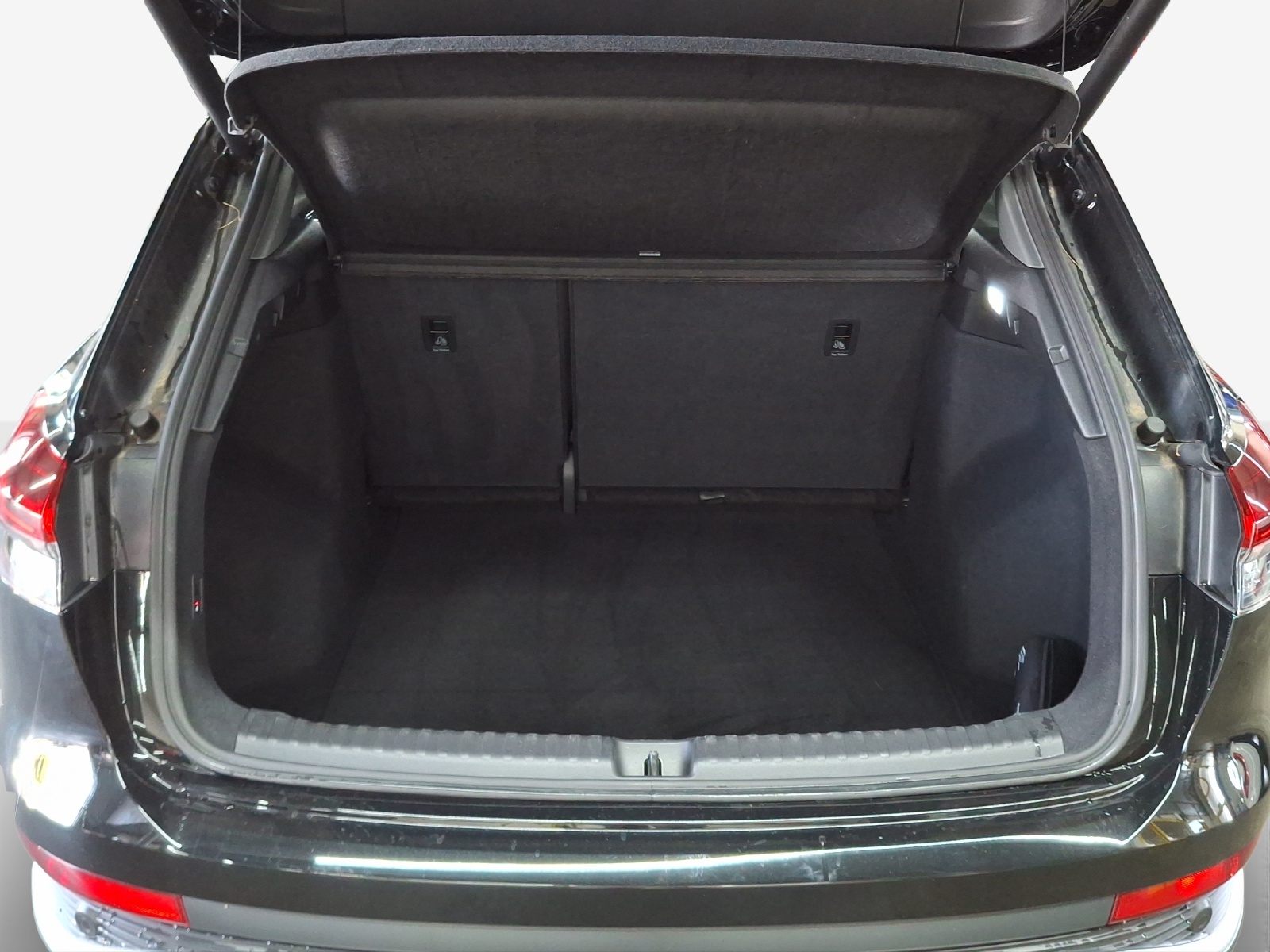 AUDI Q4 e-tron 45 quattro-image-12