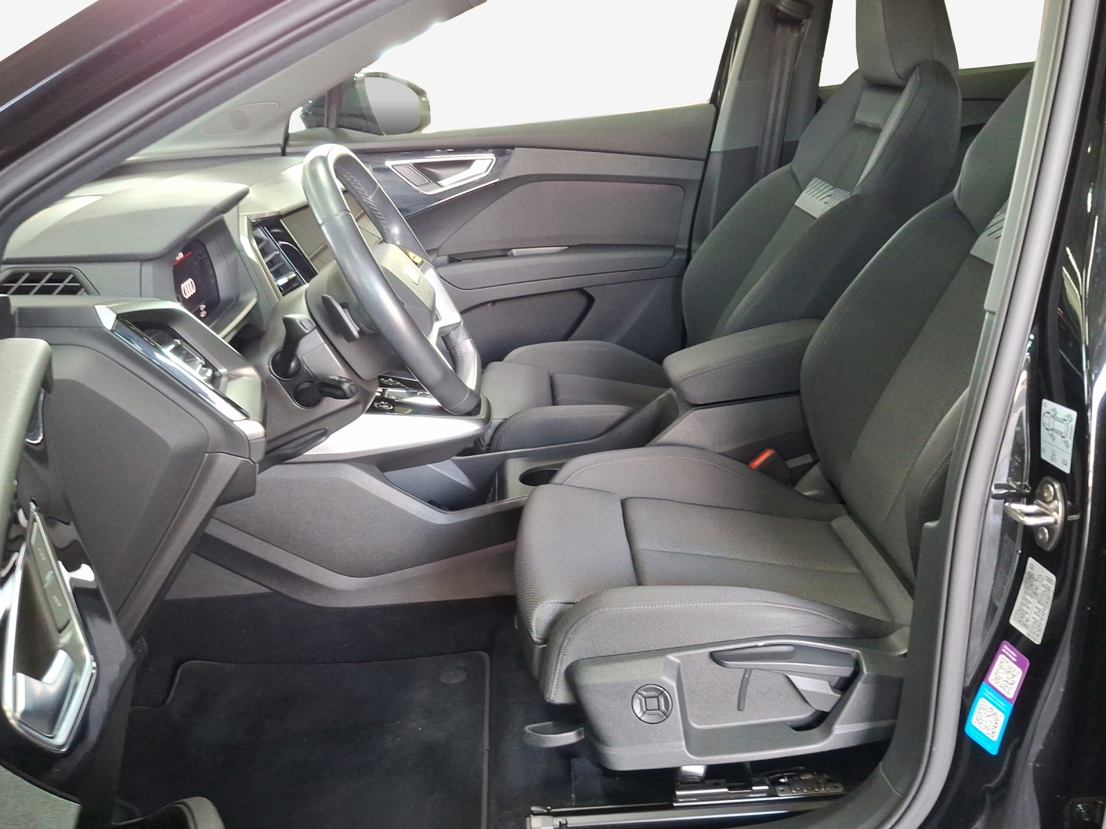 AUDI Q4 e-tron 45 quattro-image-7