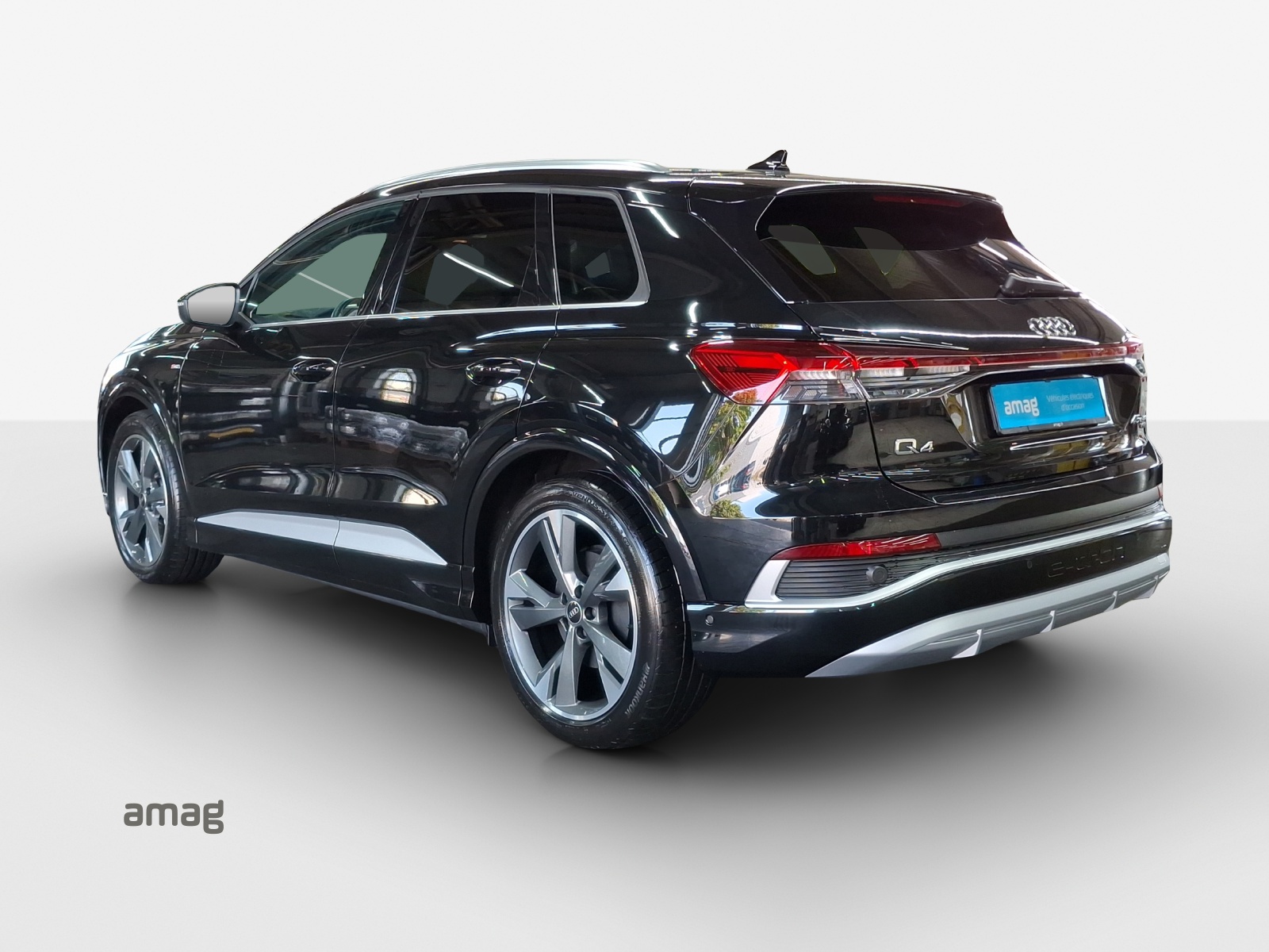 AUDI Q4 e-tron 45 quattro-image-3