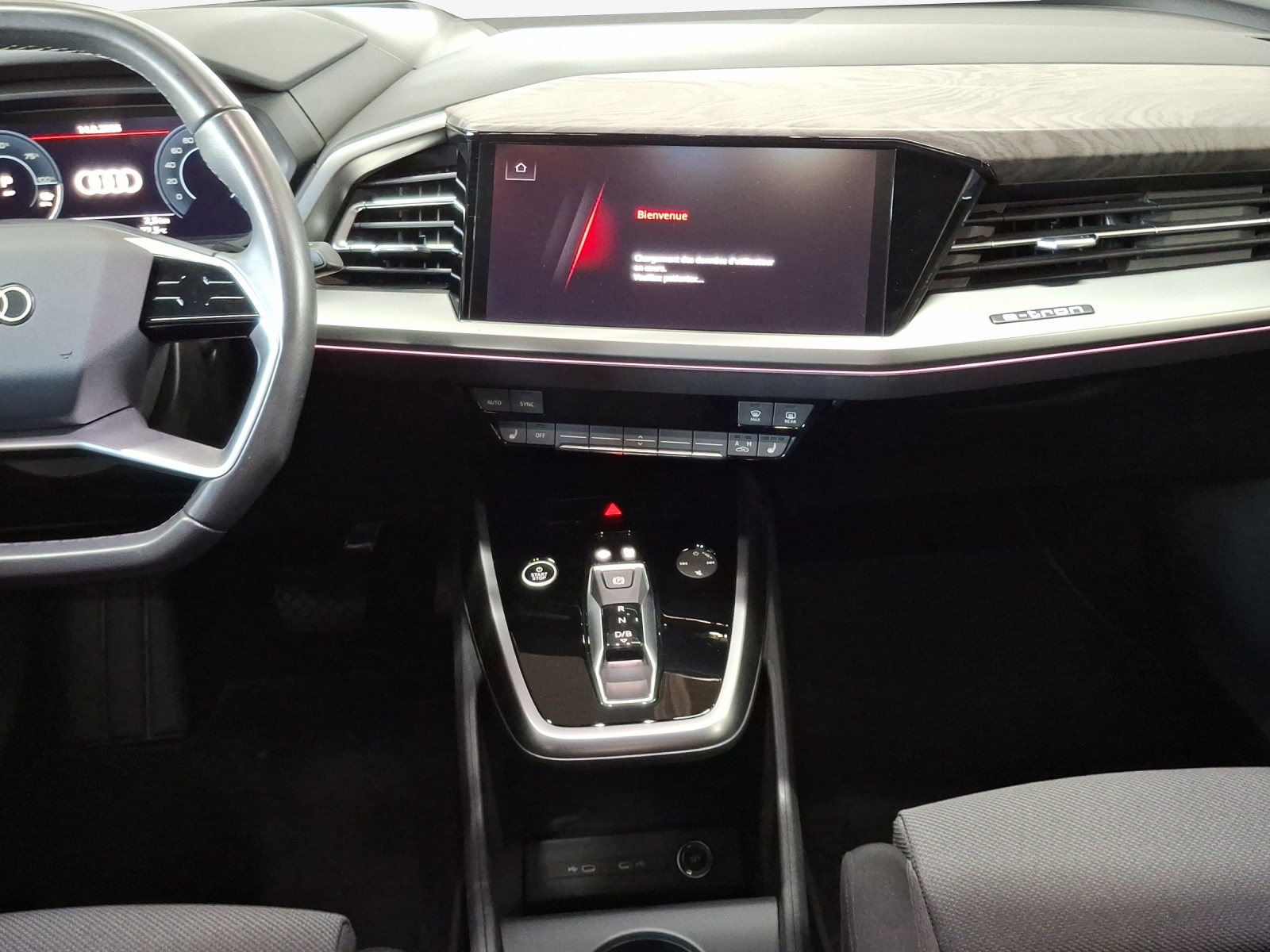 AUDI Q4 e-tron 45 quattro-image-11