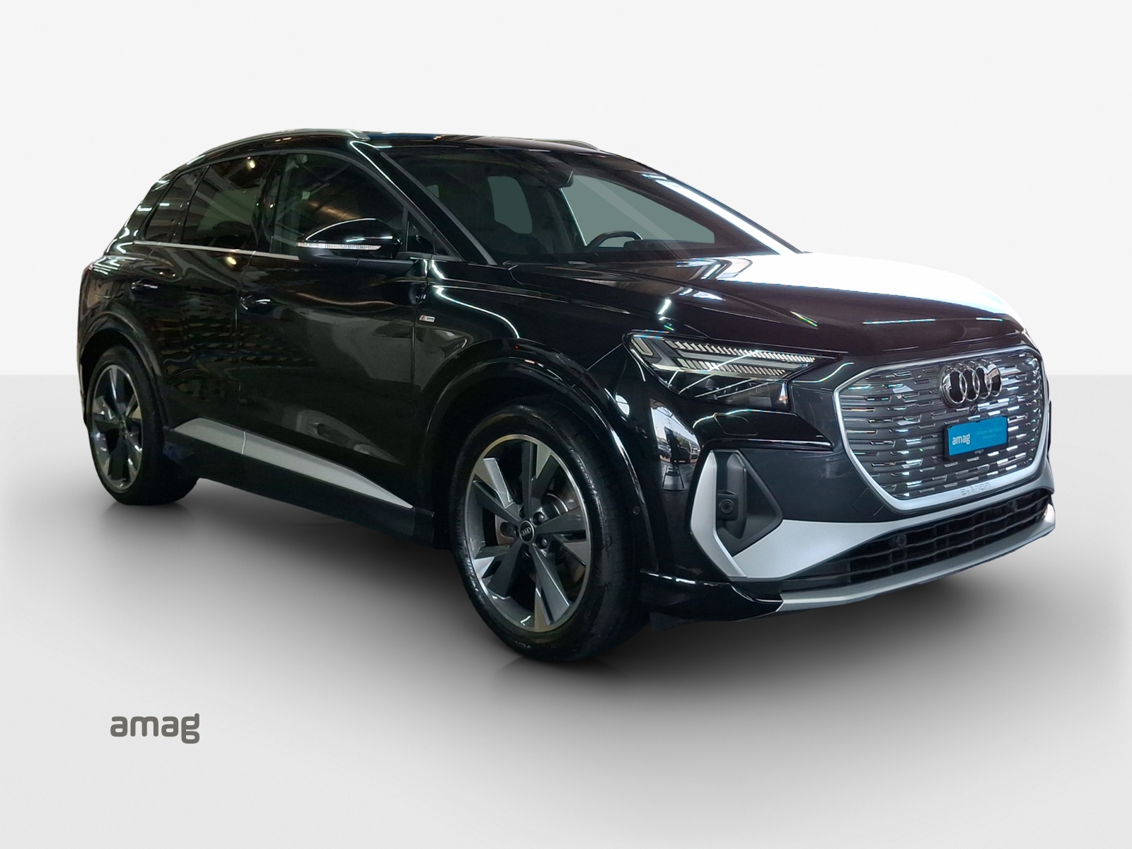 AUDI Q4 e-tron 45 quattro-image-6