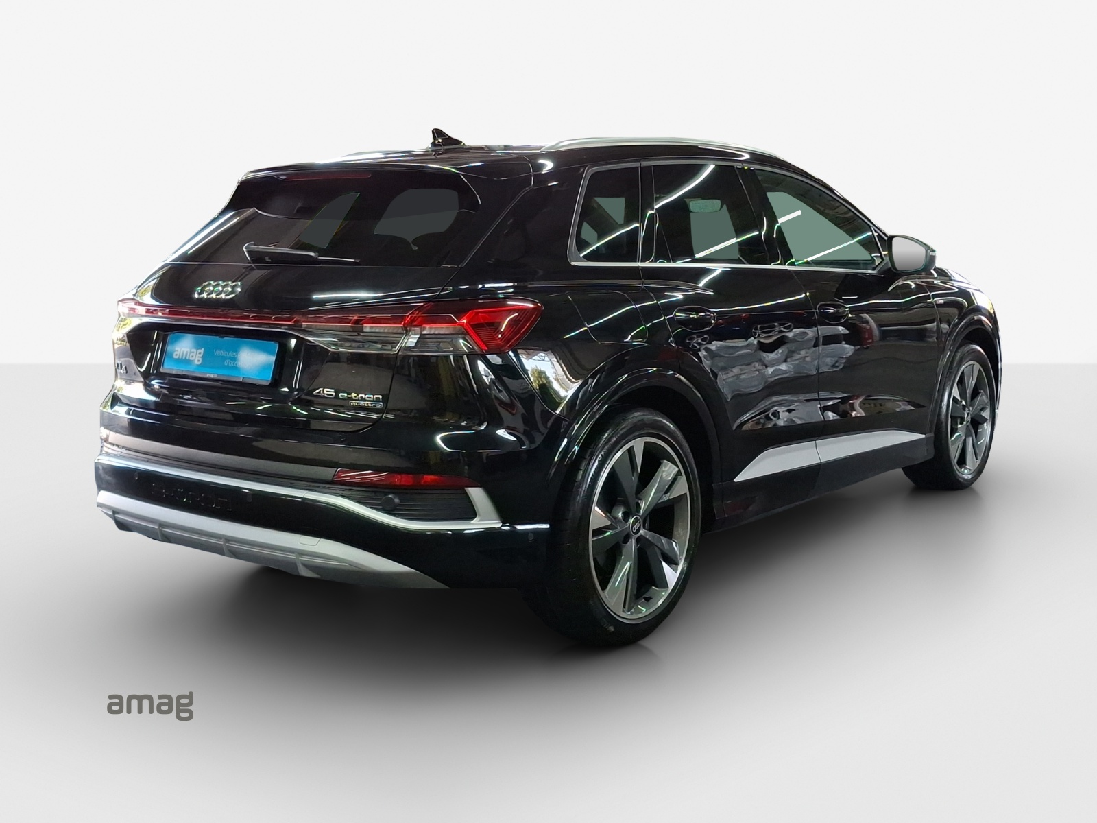 AUDI Q4 e-tron 45 quattro-image-5