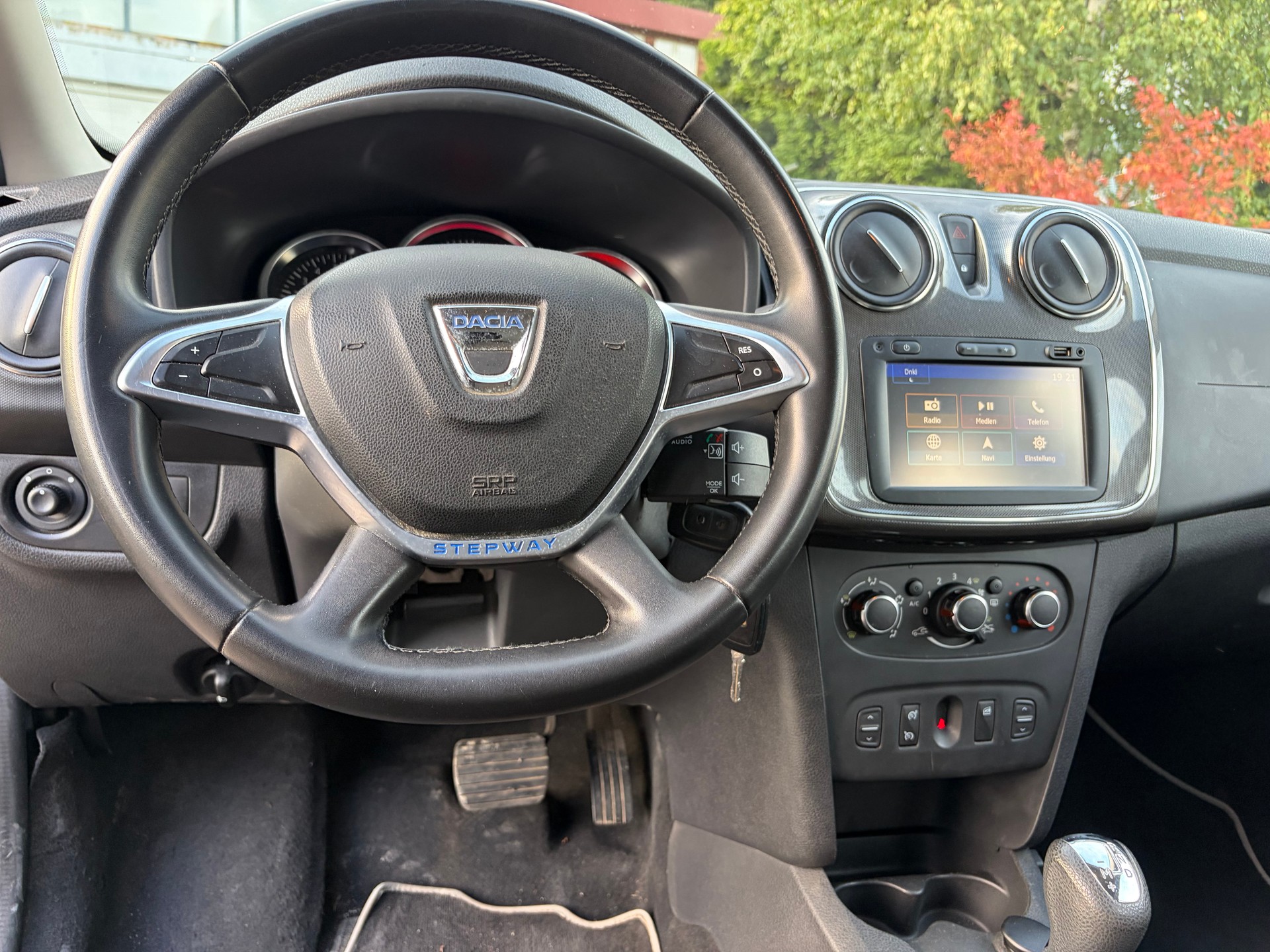 DACIA Sandero Tce 90 Stepway Lauréate Automatic-image-8