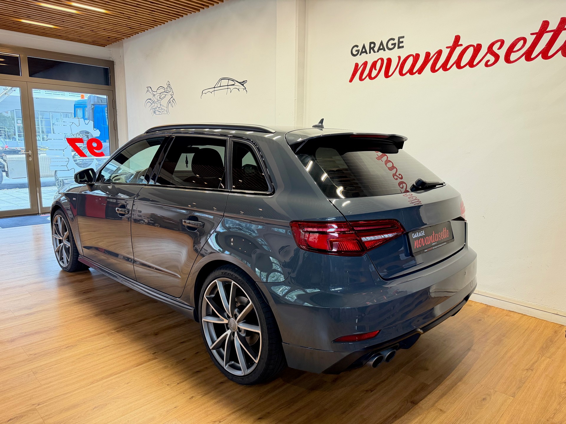 AUDI A3 Sportback 2.0 TFSI Sport quattro S-tronic-image-3