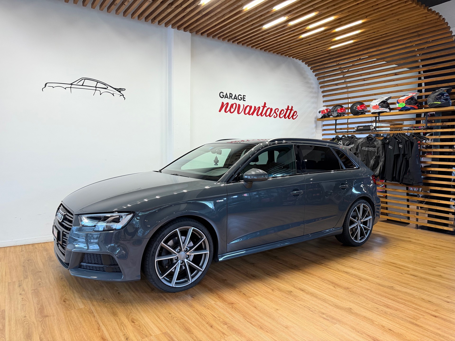 AUDI A3 Sportback 2.0 TFSI Sport quattro S-tronic-image-5