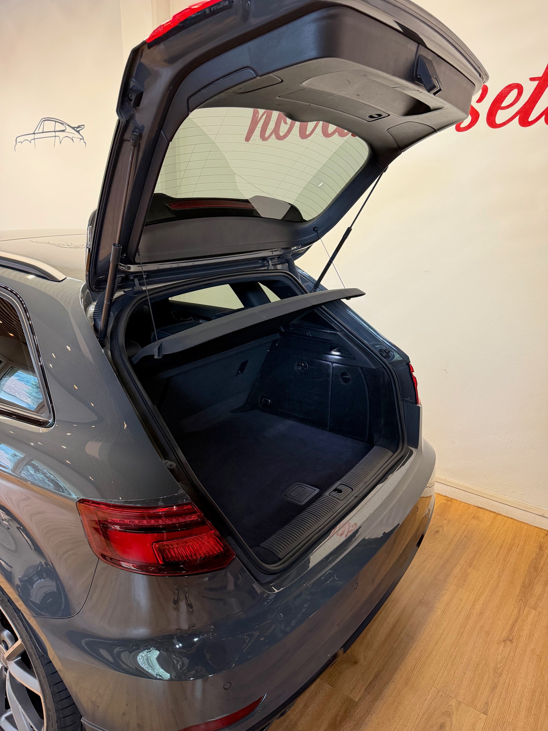 AUDI A3 Sportback 2.0 TFSI Sport quattro S-tronic-image-9