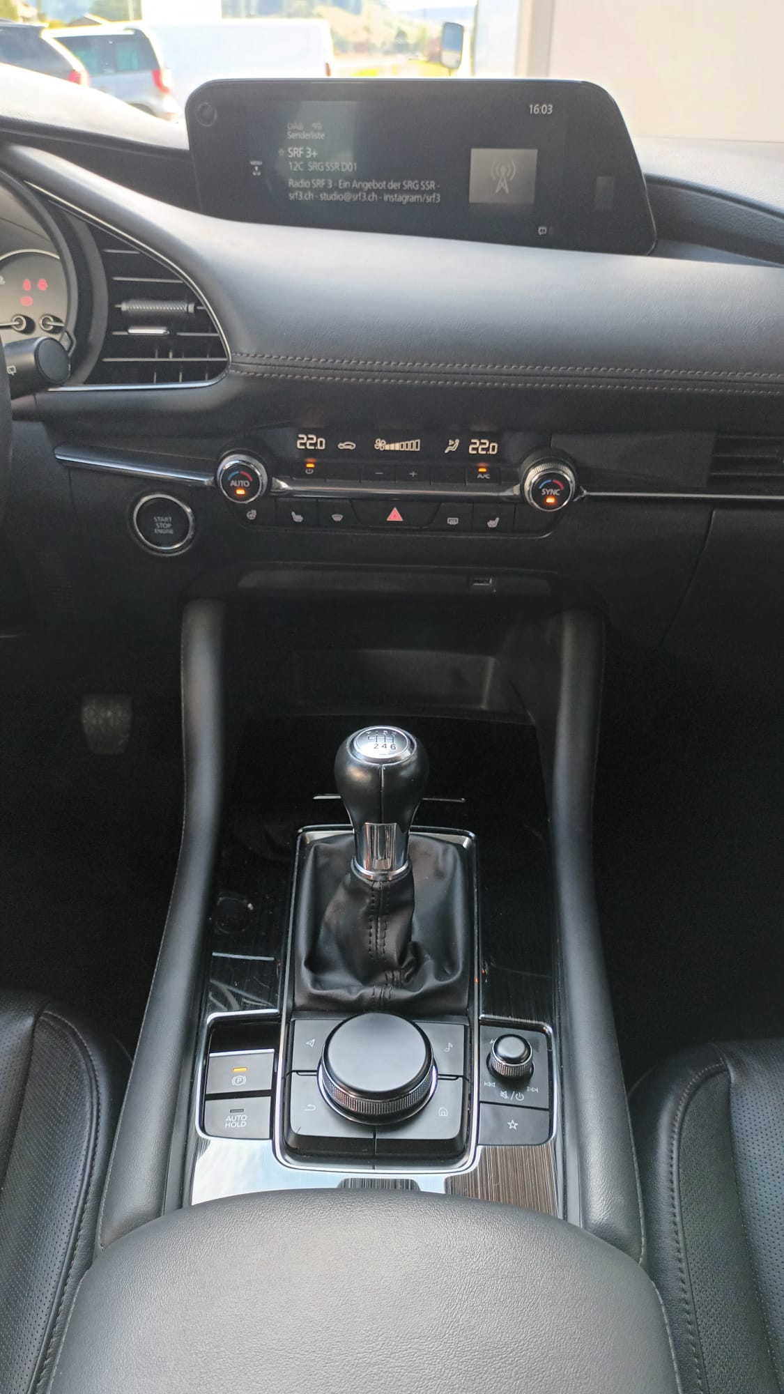 MAZDA 3 Hatchback SKYACTIV-G M Hybrid 122 Revolution-image-12