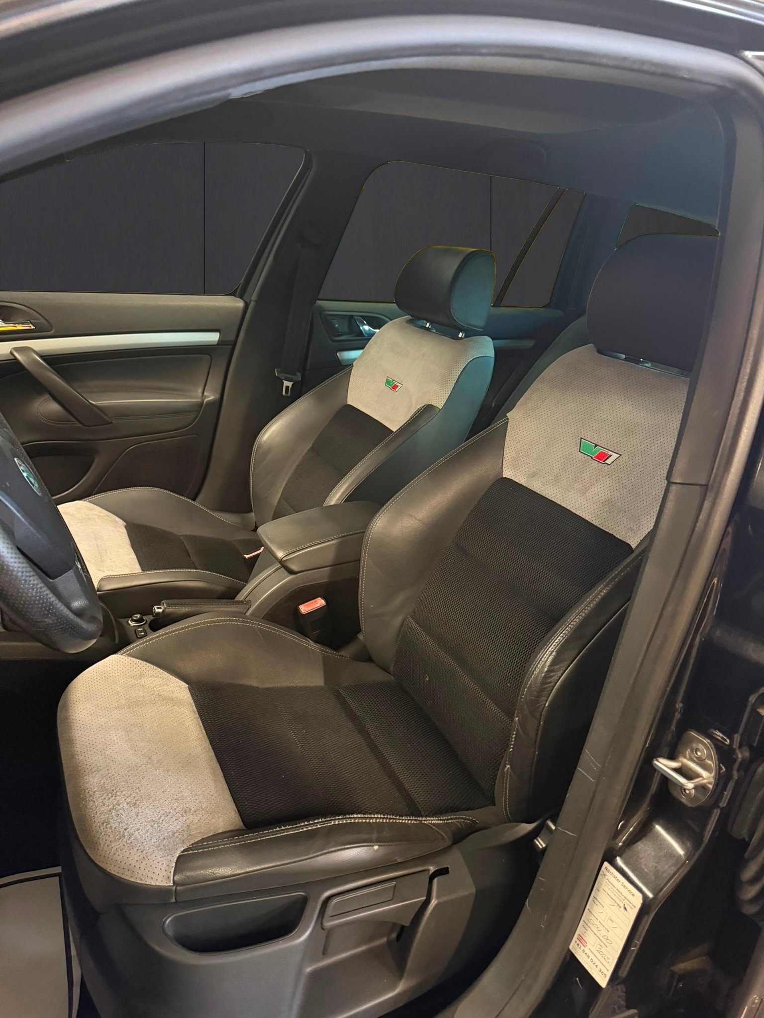 SKODA Octavia 2.0 TFSI RS-image-2