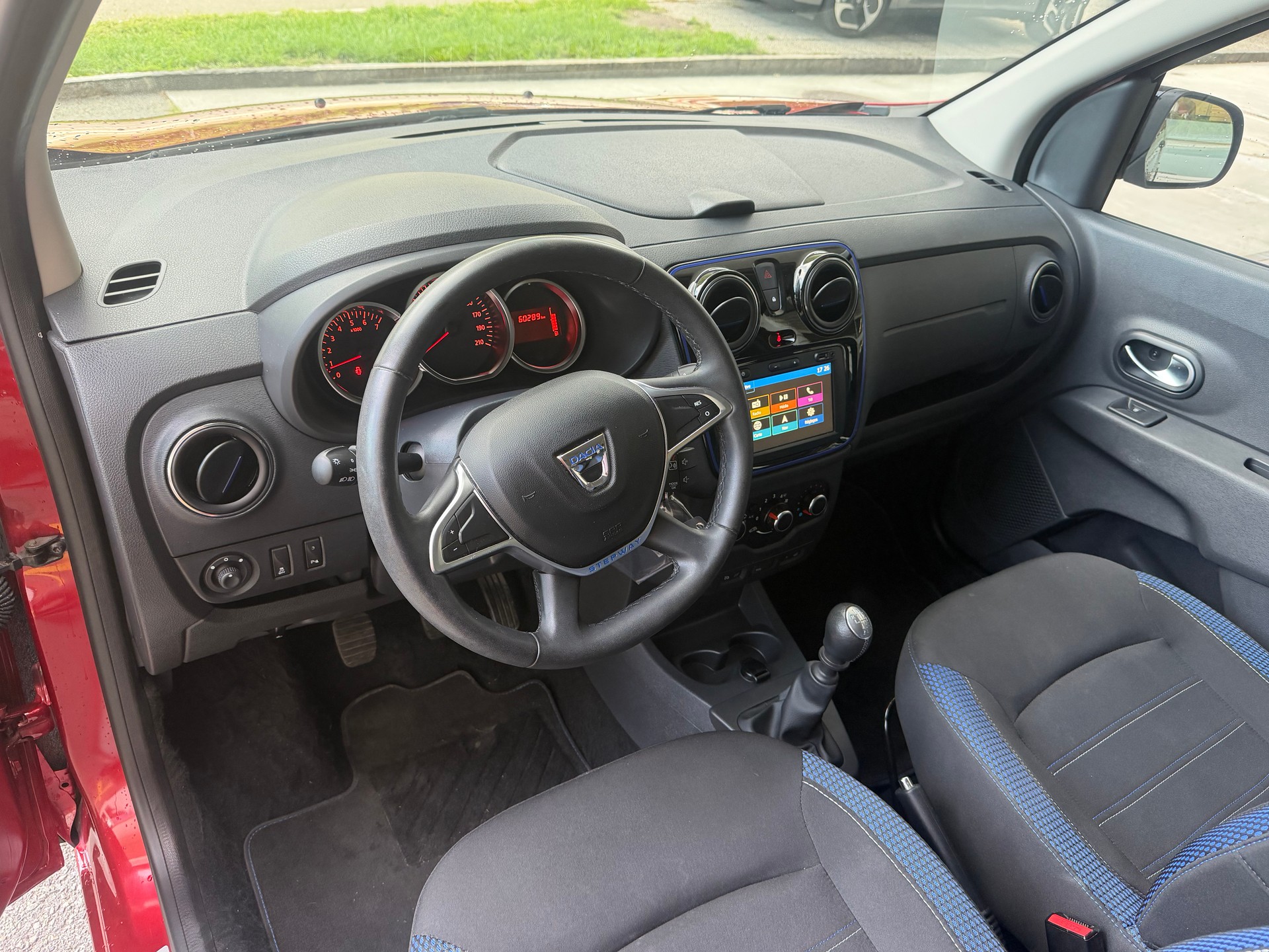DACIA Lodgy TCE 130 Stepway 7PL-image-6