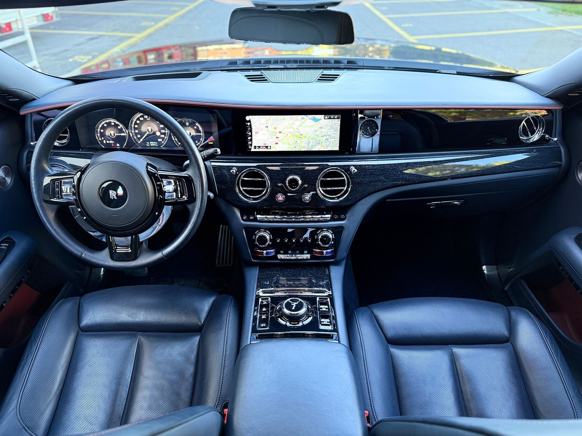 ROLLS-ROYCE Ghost 6.7 V12-image-15