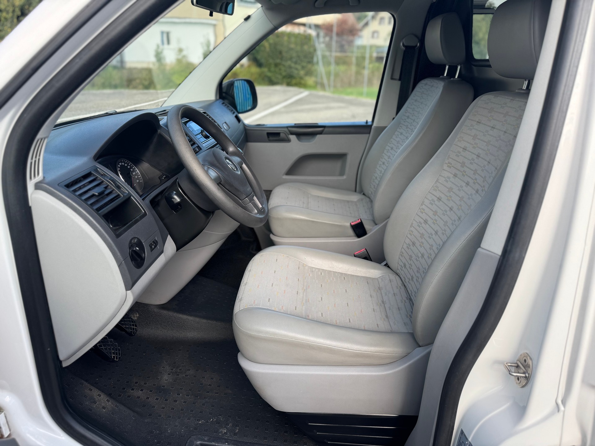 VW Transporter-image-4