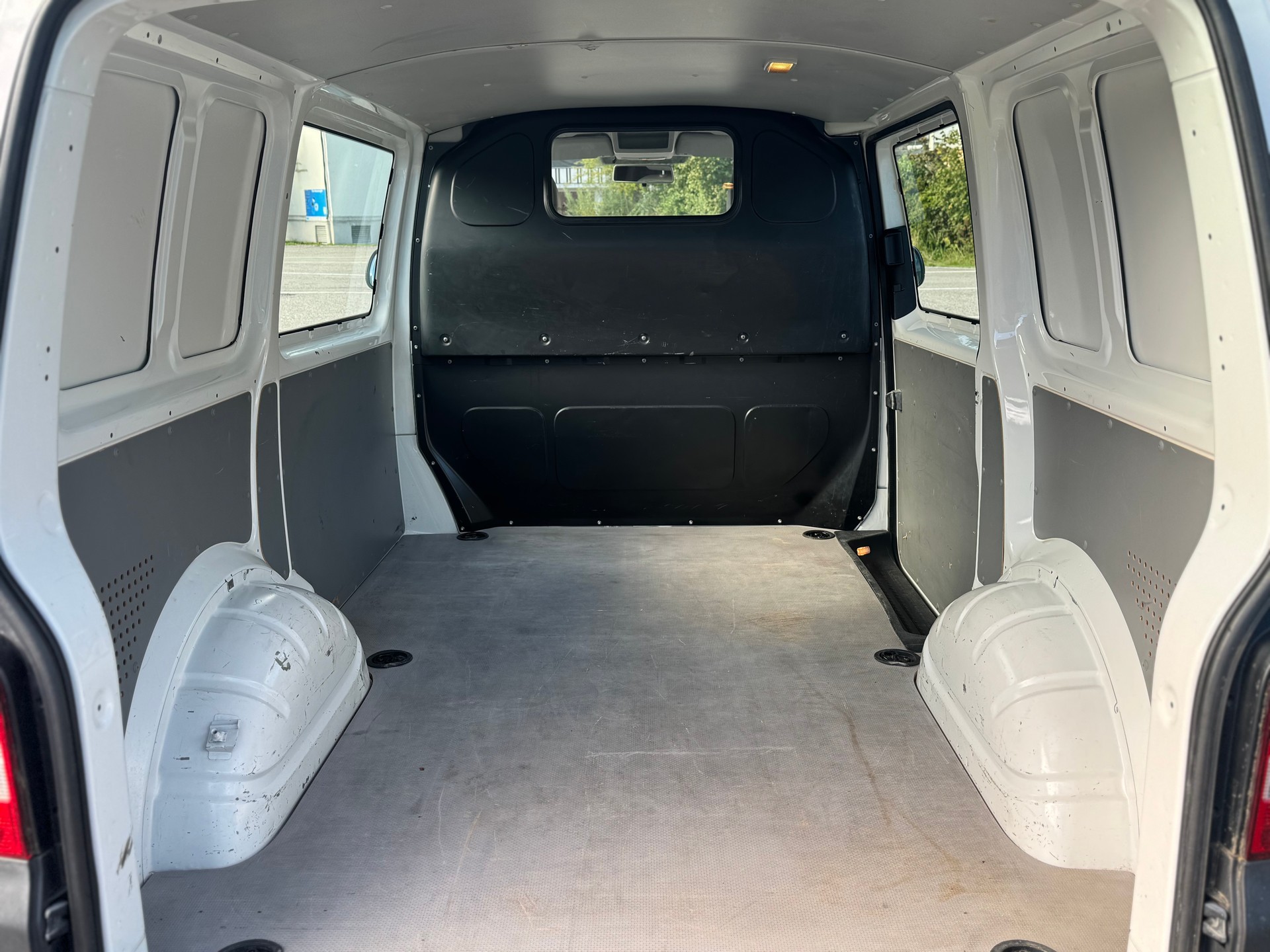 VW Transporter-image-3