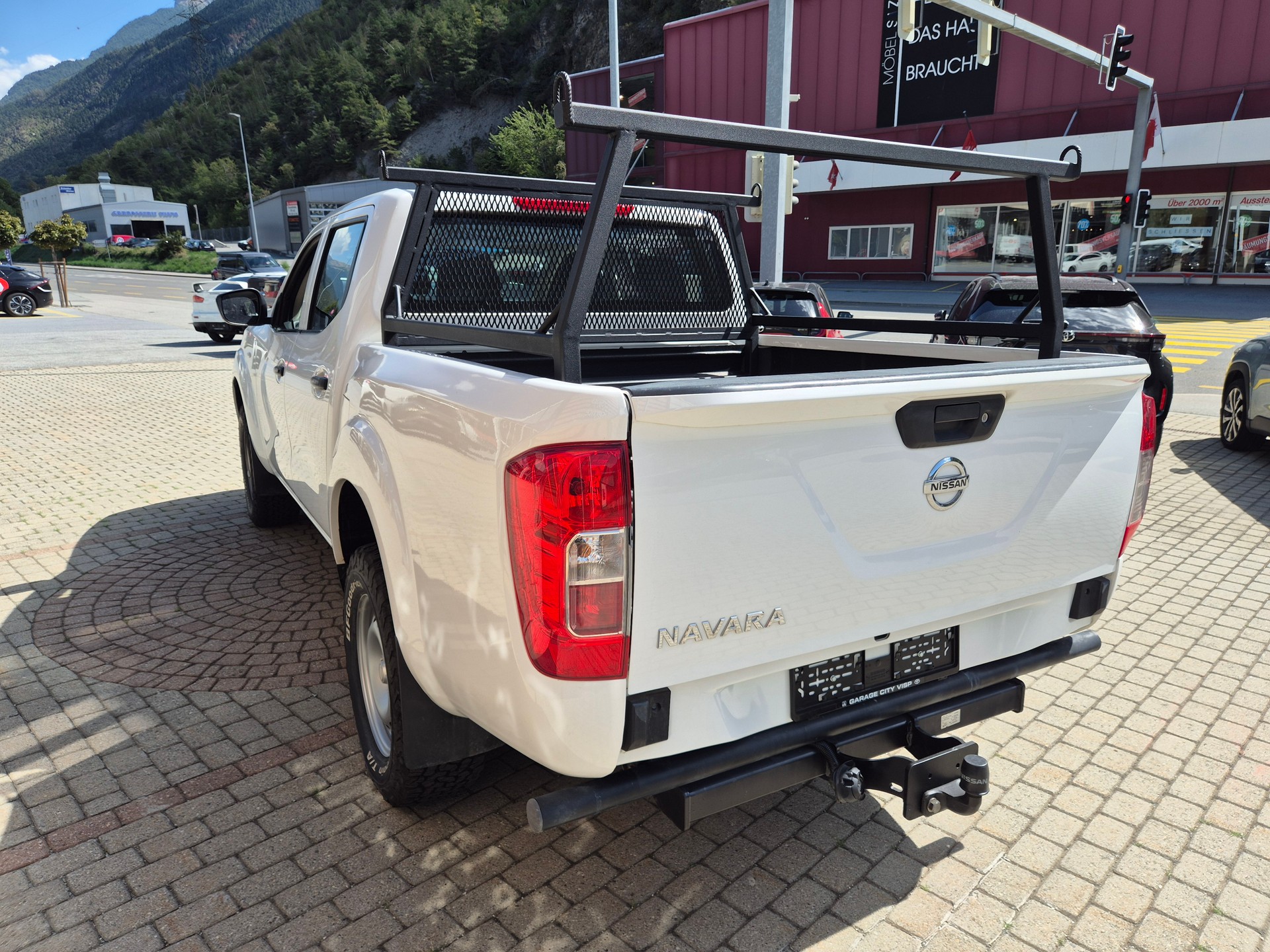 NISSAN NAVARA-image-3
