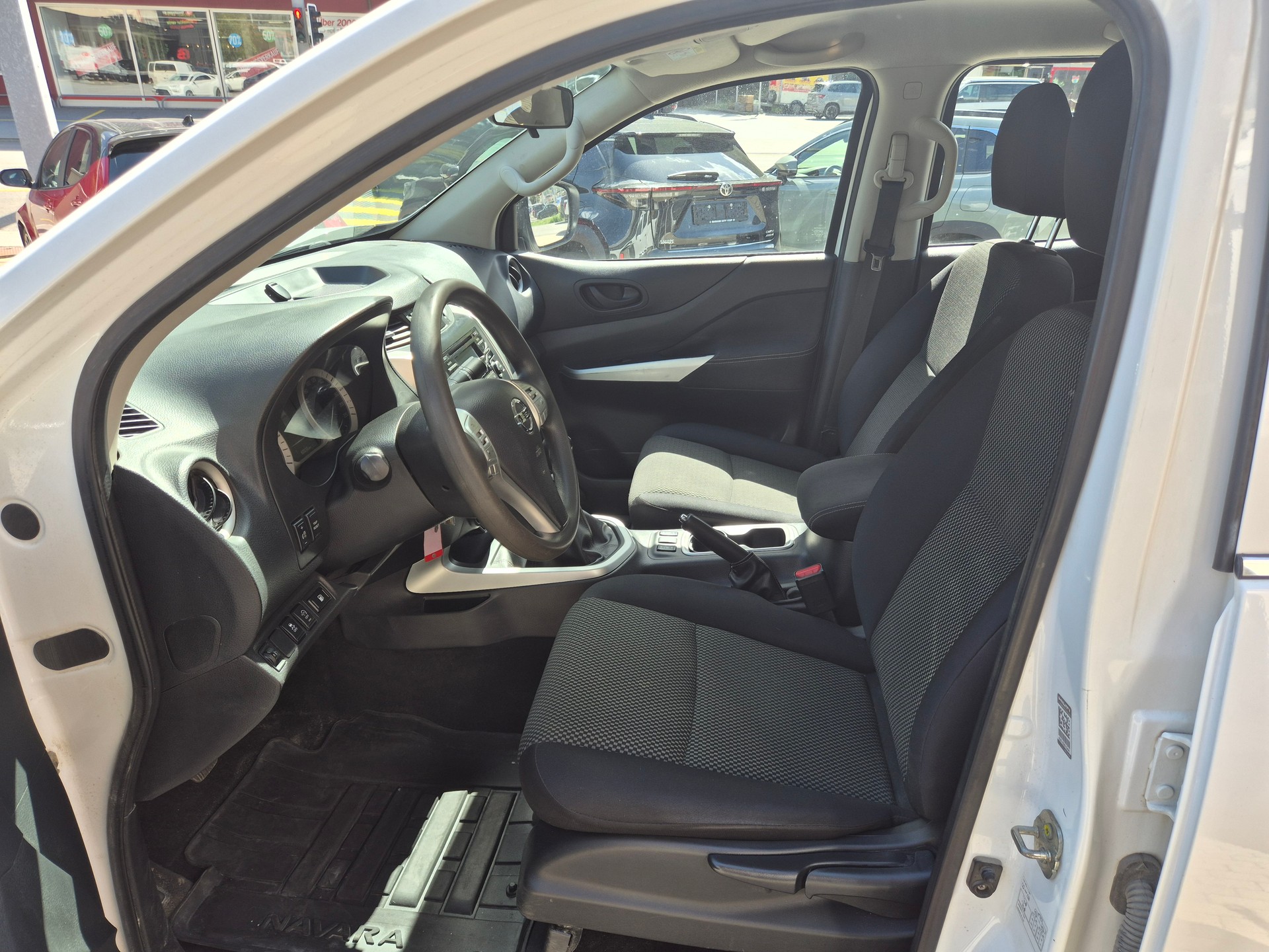 NISSAN NAVARA-image-5