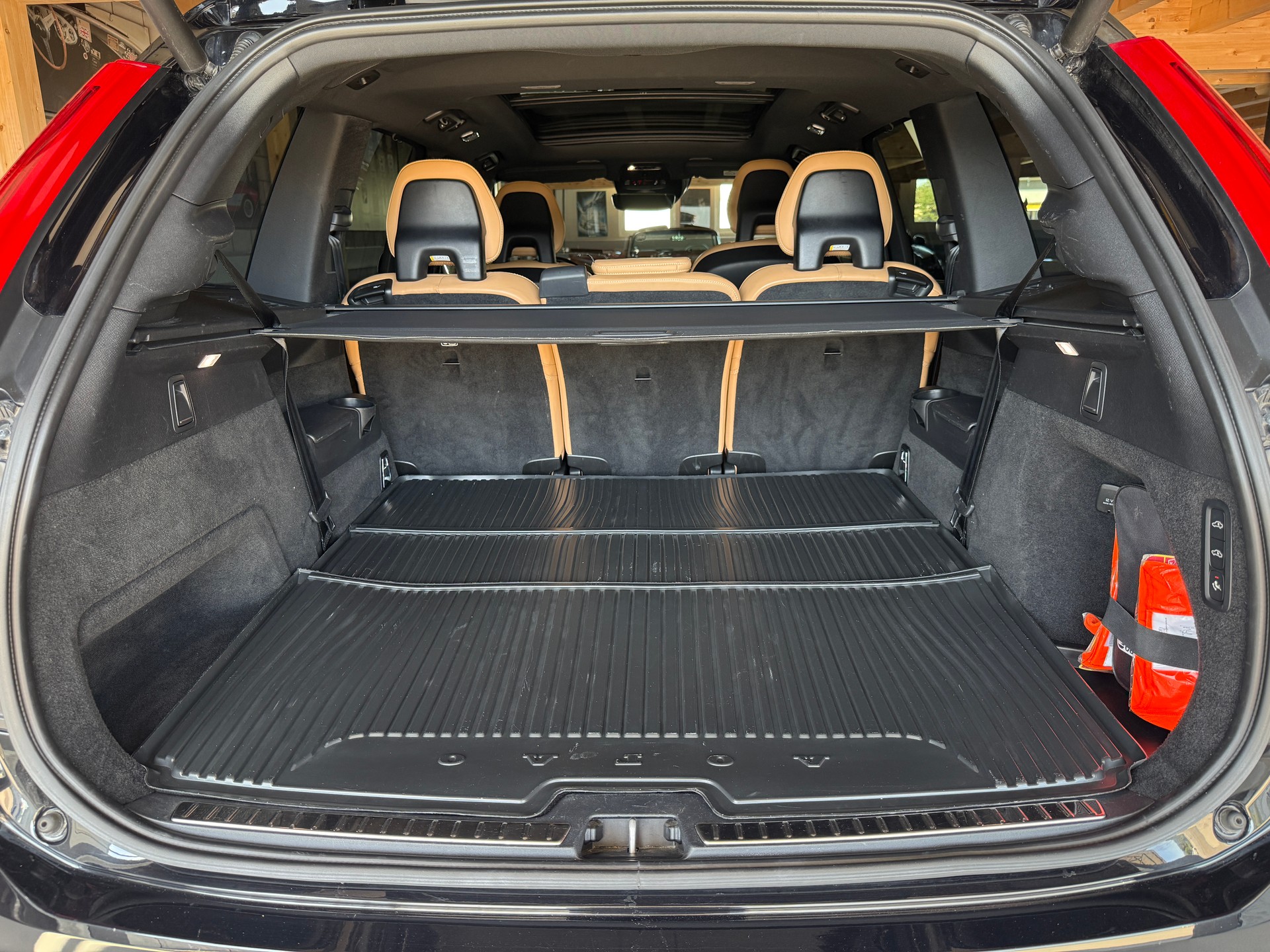 VOLVO XC90 B5 Diesel Mild Hybrid 4x4 7-Sitze Modell 2020 AWD Inscription Geartronic-image-9