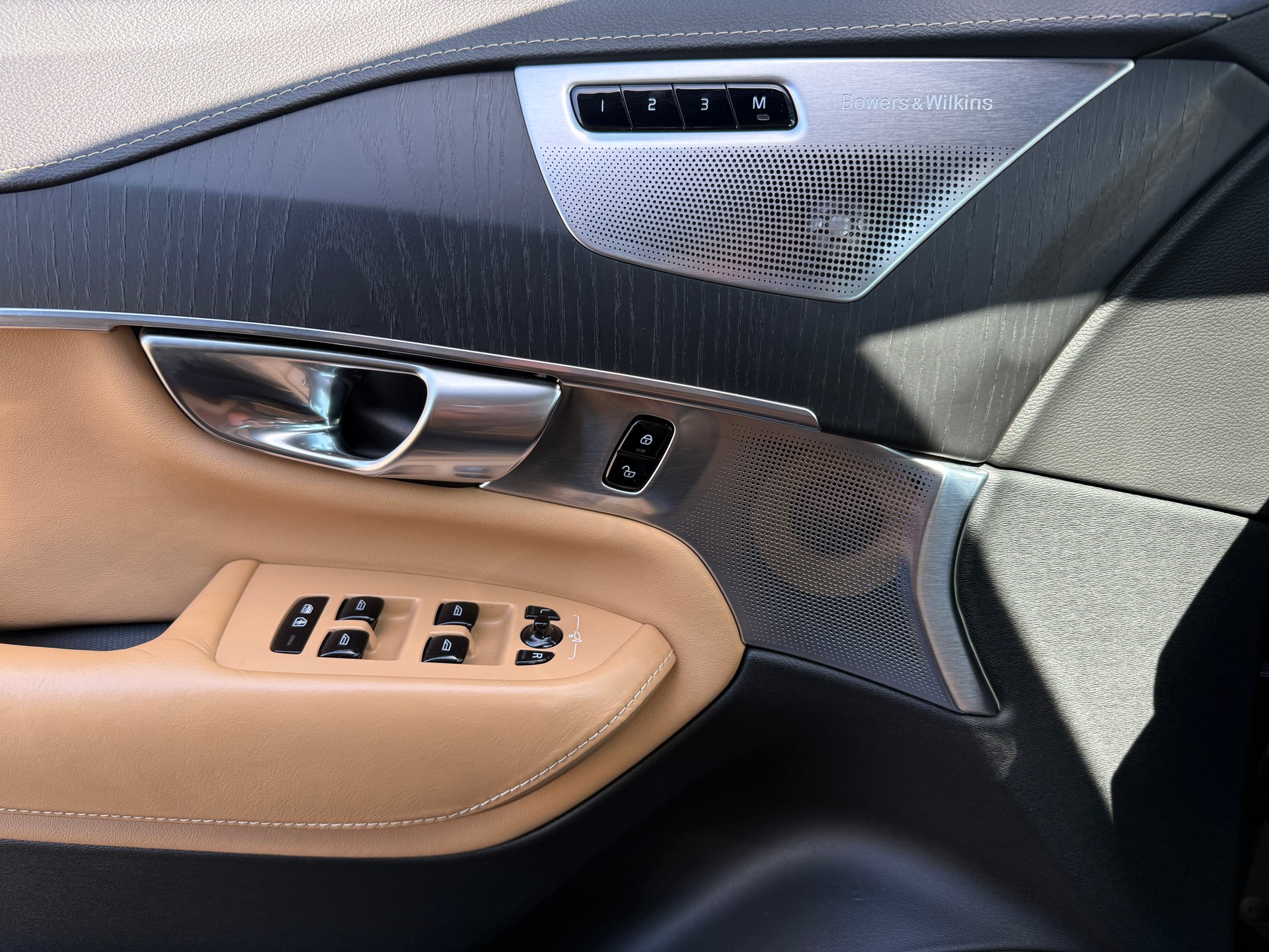 VOLVO XC90 B5 Diesel Mild Hybrid 4x4 7-Sitze Modell 2020 AWD Inscription Geartronic-image-5