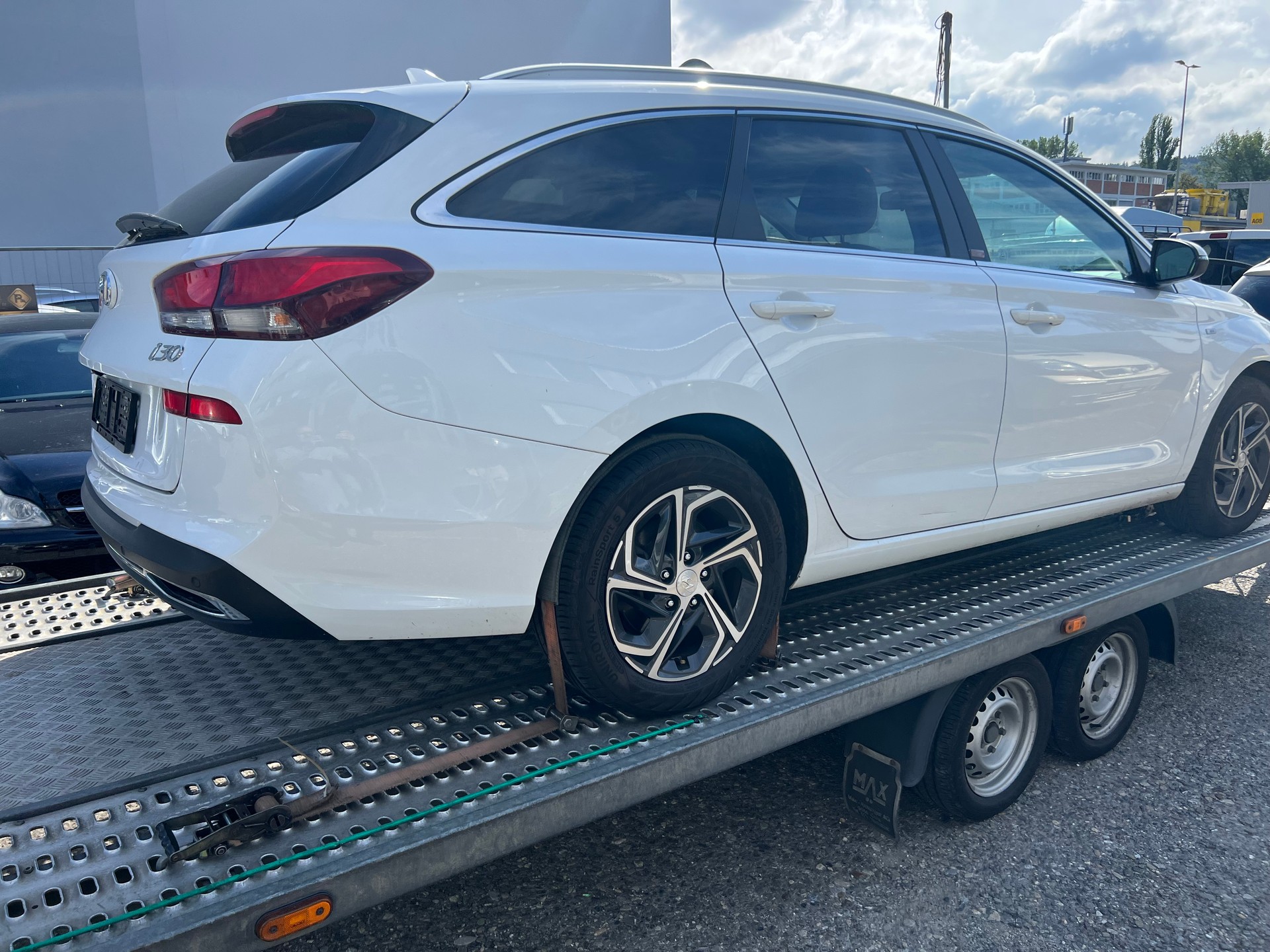 HYUNDAI i30 Wagon 1.5 T-GDi Origo 48V MH DCT-image-2