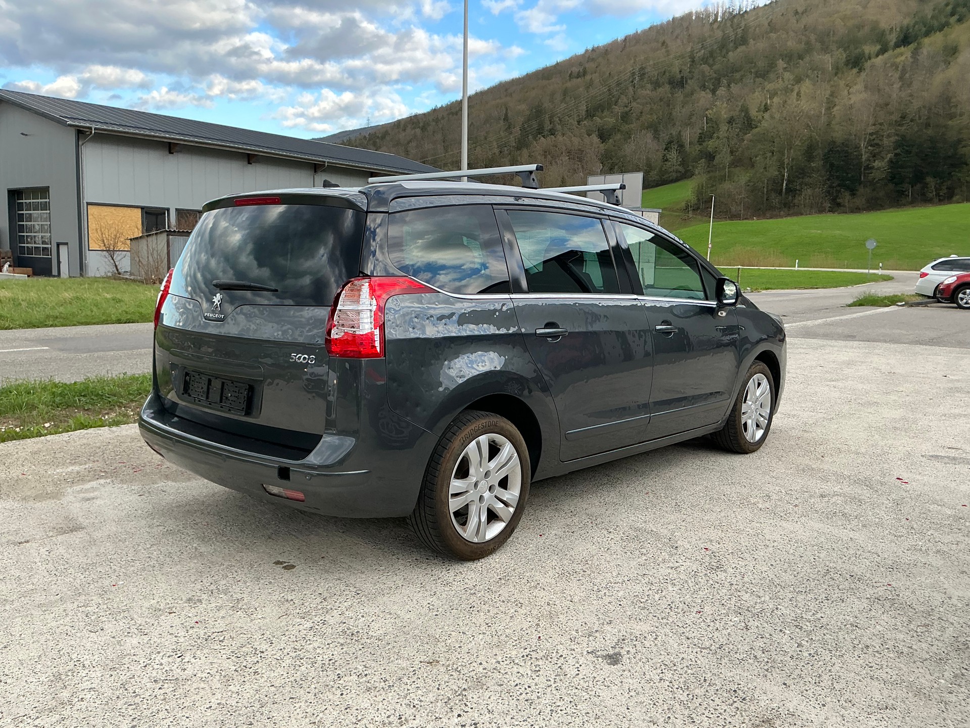 PEUGEOT 5008 1.6 16V T Style Tiptronic-image-3