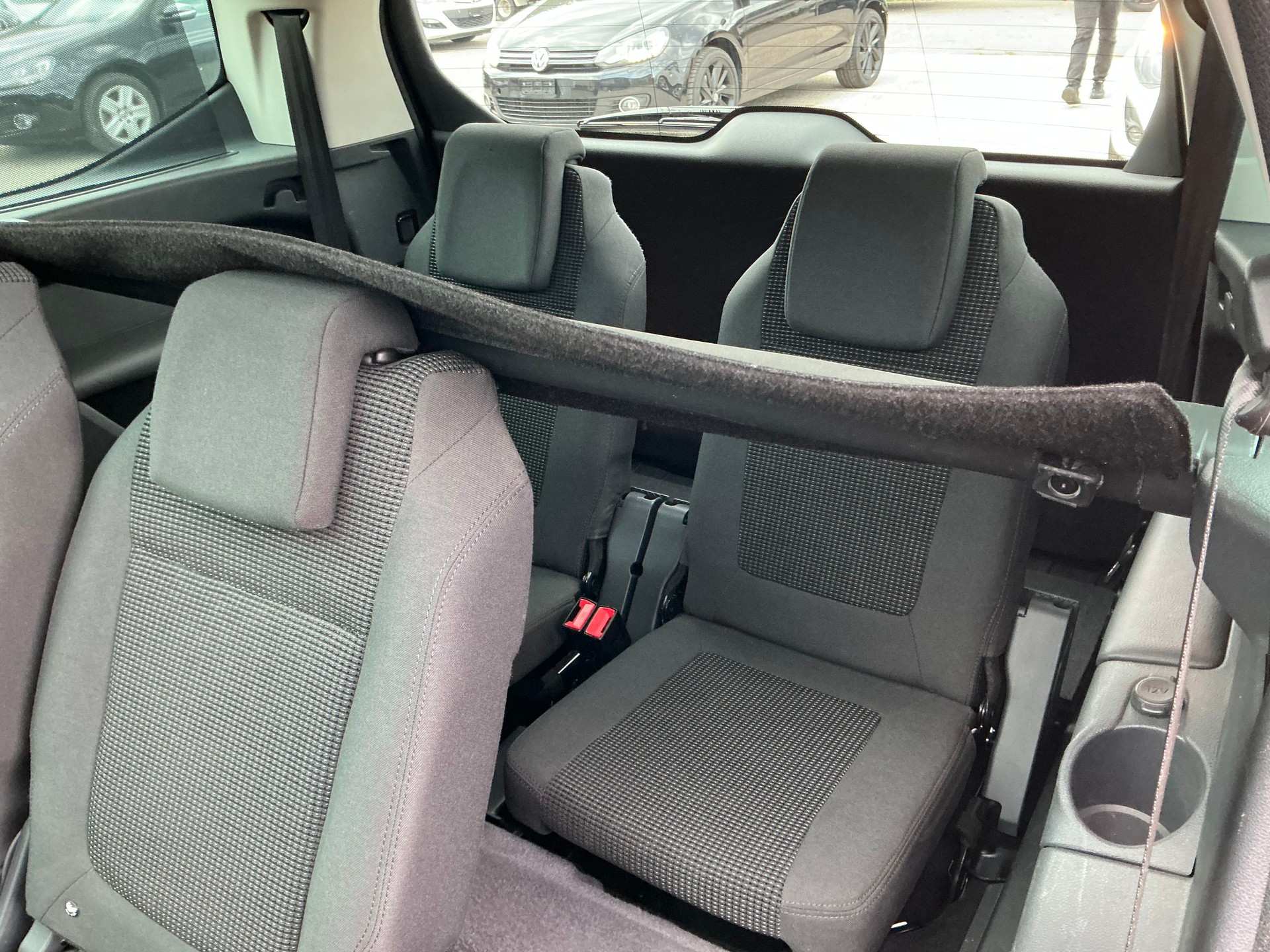 PEUGEOT 5008 1.6 16V T Style Tiptronic-image-8