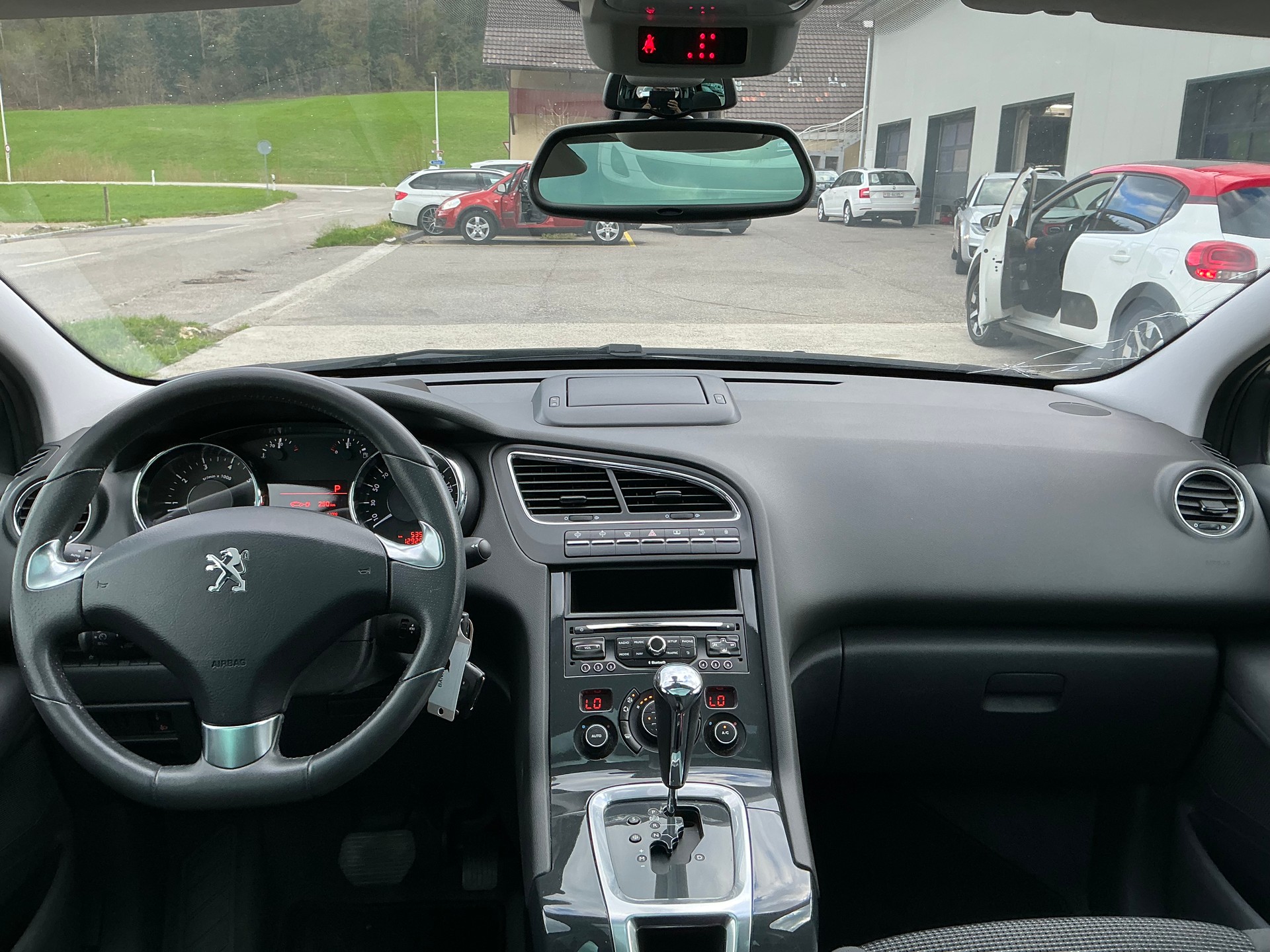 PEUGEOT 5008 1.6 16V T Style Tiptronic-image-9