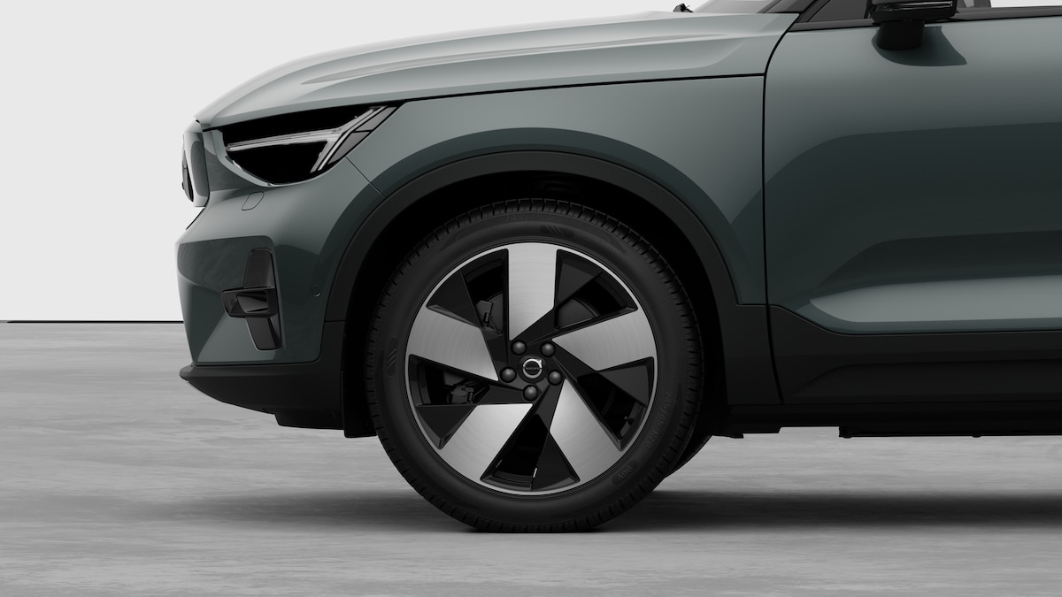 VOLVO EX40 Twin Performance Ultra AWD-image-7