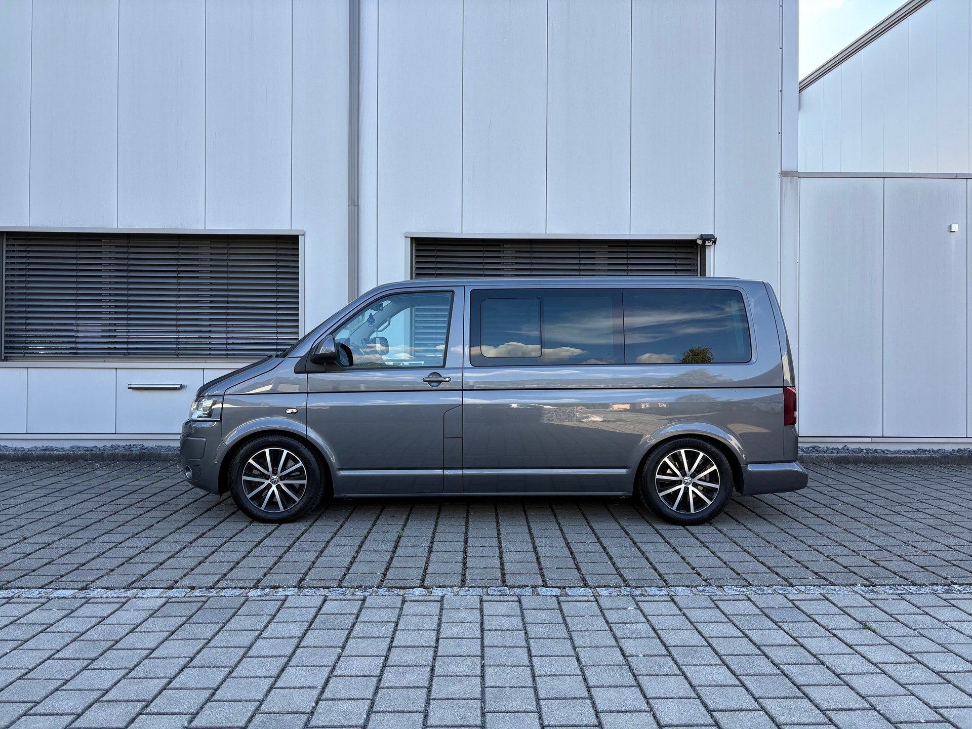 VW T5 Multivan 2.0 Bi-TDI 4Mot. DSG-image-15