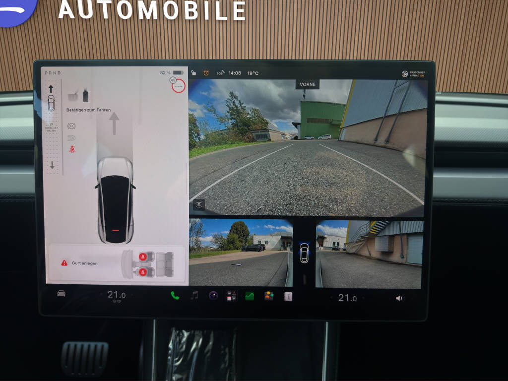 TESLA Model Y Performance AWD-image-19