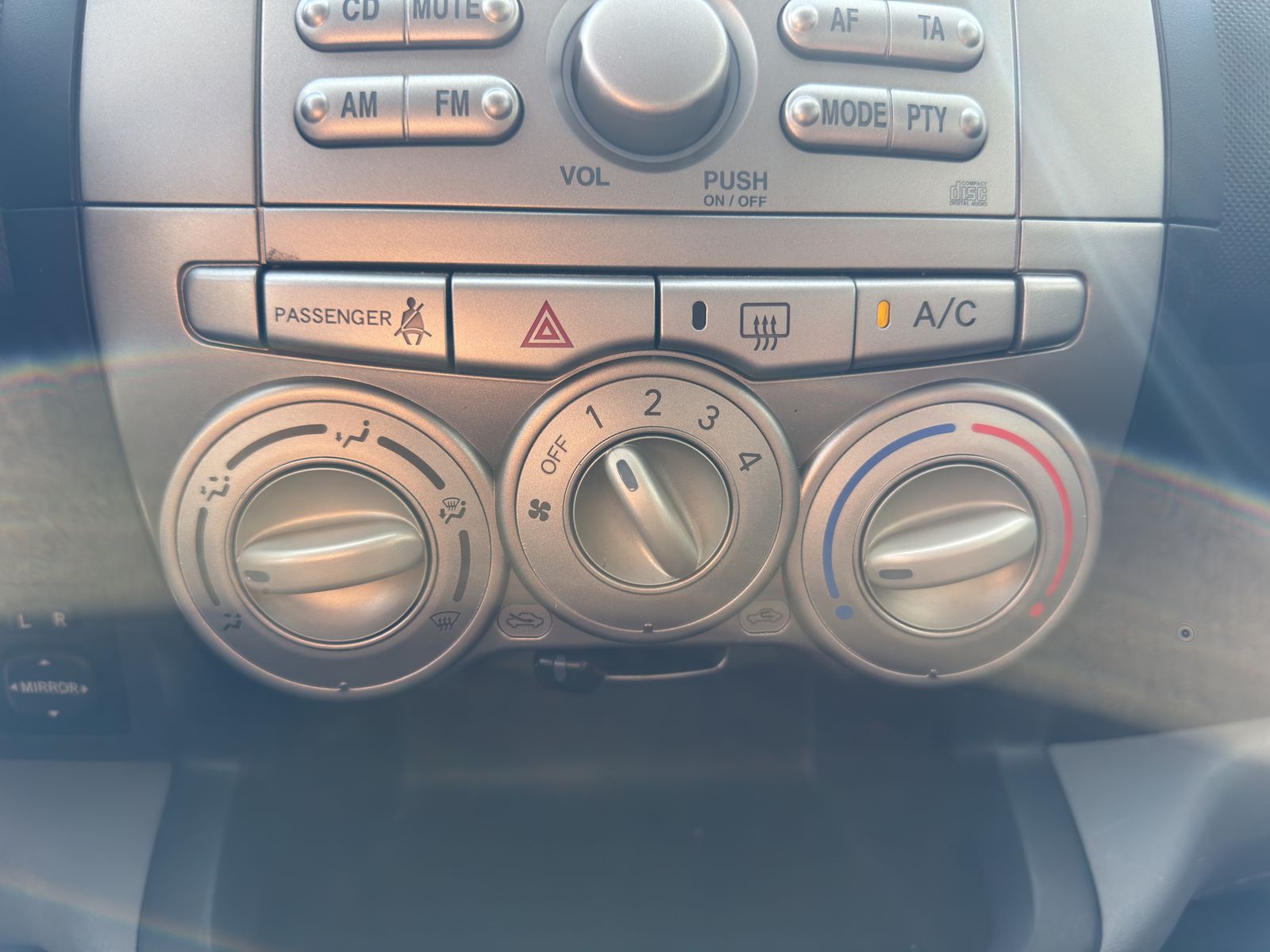 DAIHATSU Sirion 1.3 S eco-4WD-image-8
