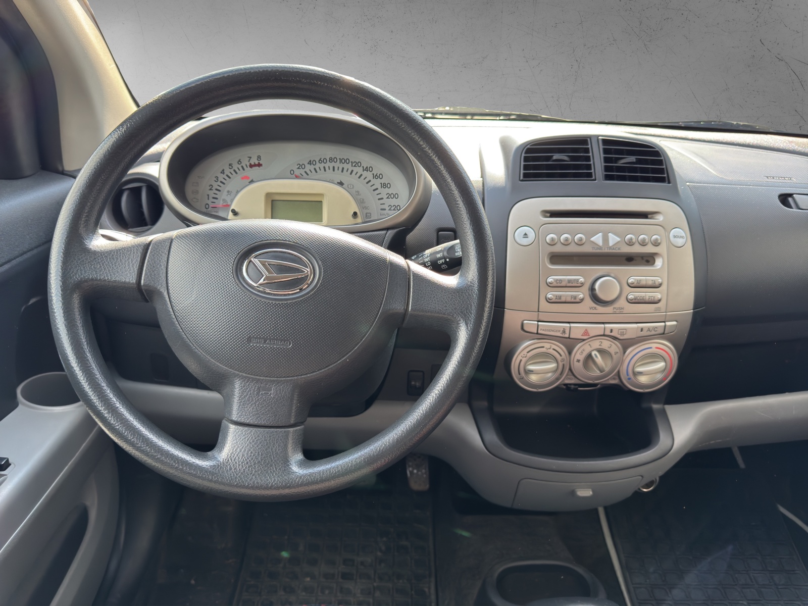 DAIHATSU Sirion 1.3 S eco-4WD-image-6