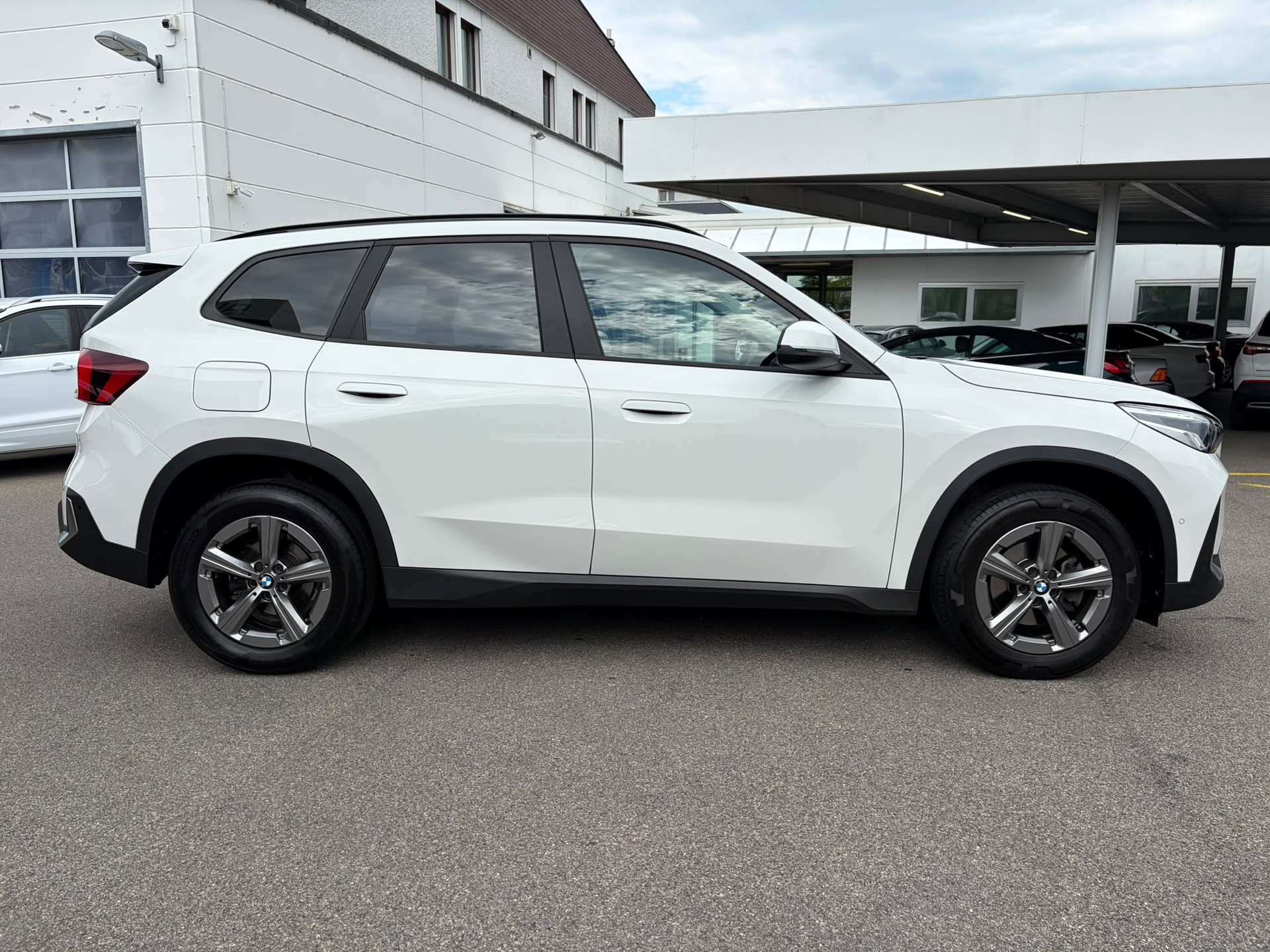 BMW X1 sDrive 18i-image-4