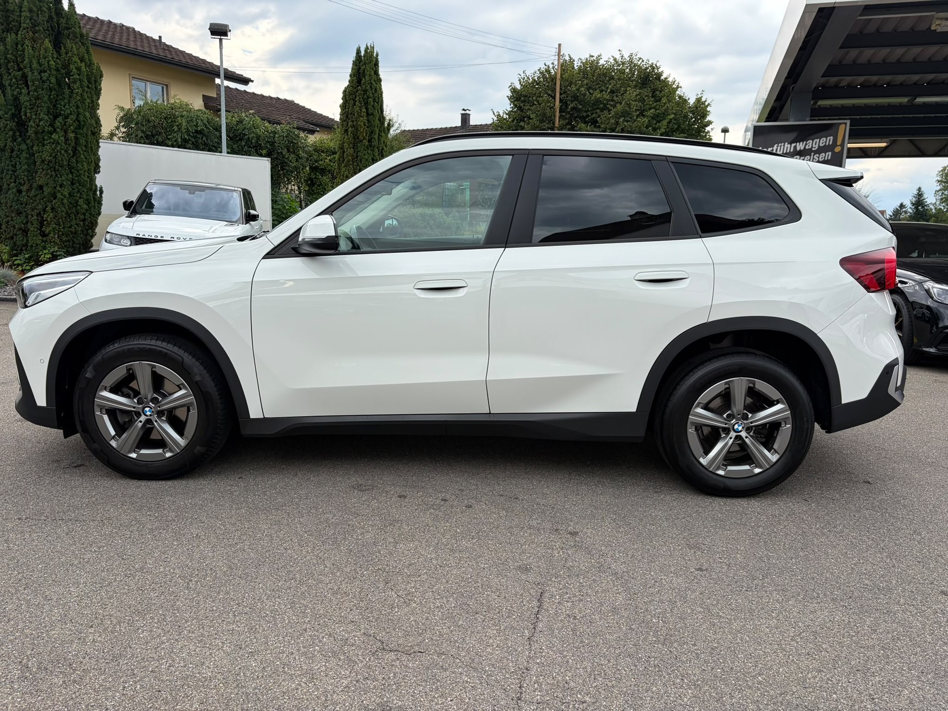 BMW X1 sDrive 18i-image-3