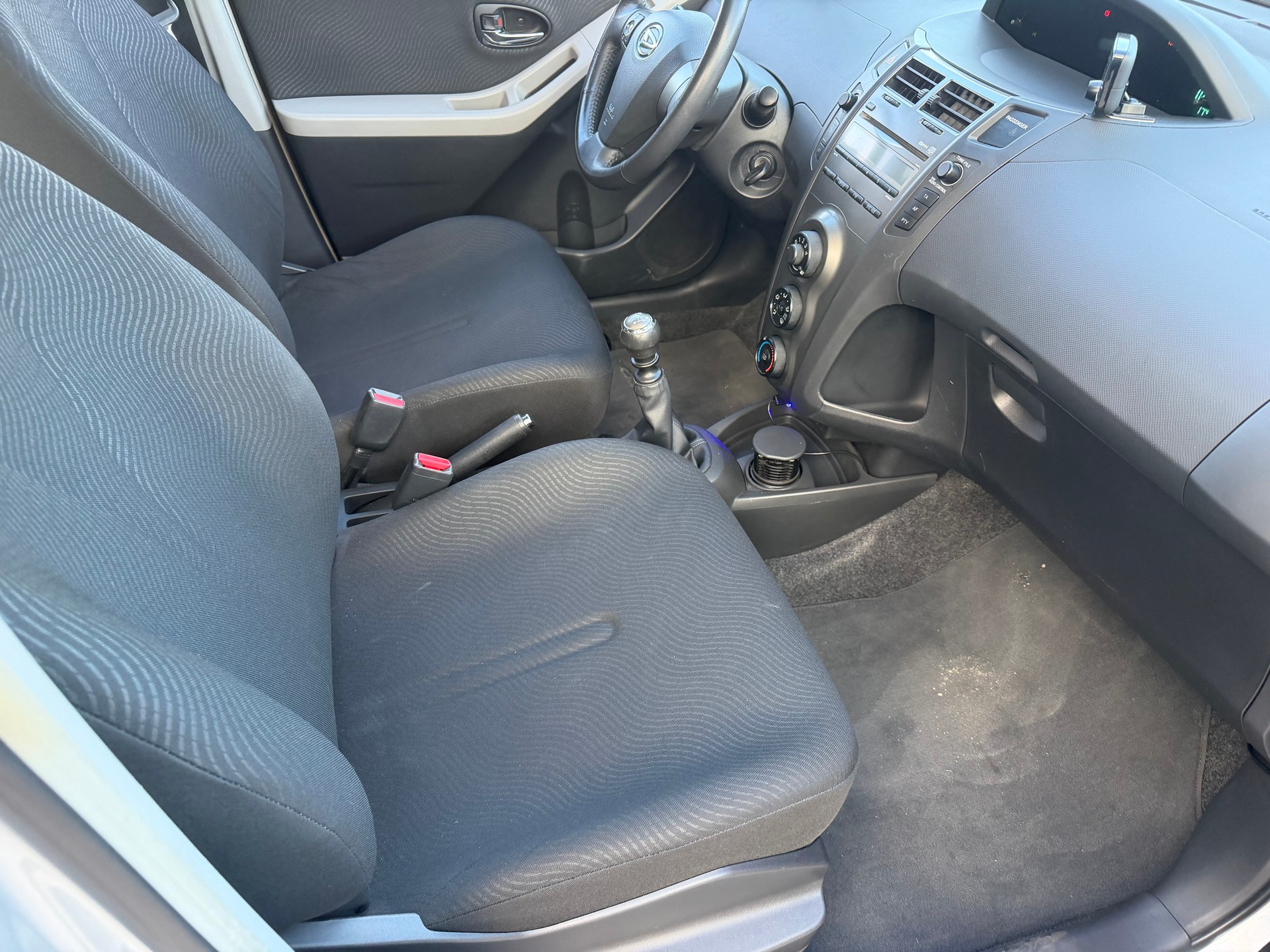 DAIHATSU Charade 1.3 16V-image-9