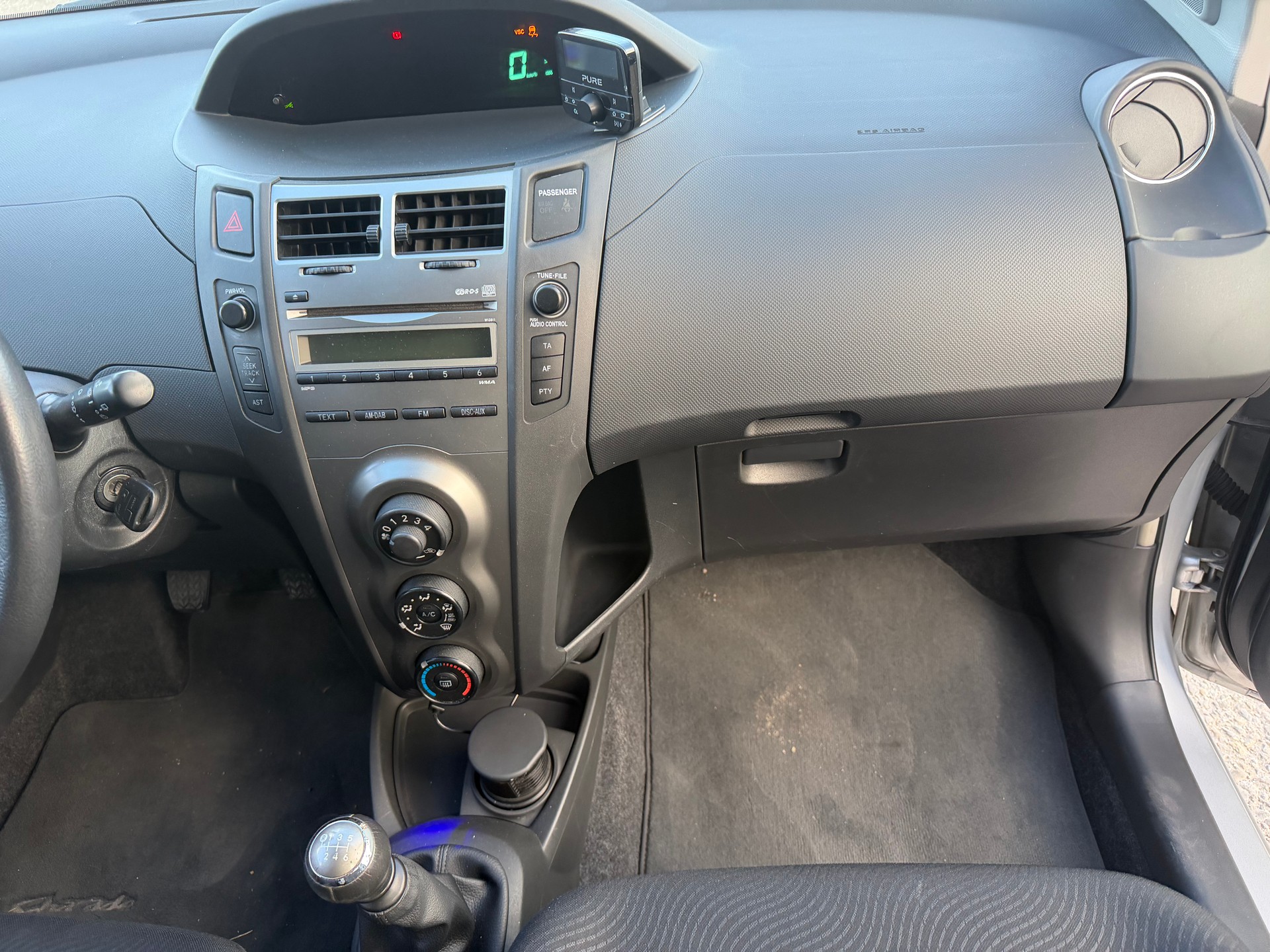 DAIHATSU Charade 1.3 16V-image-10