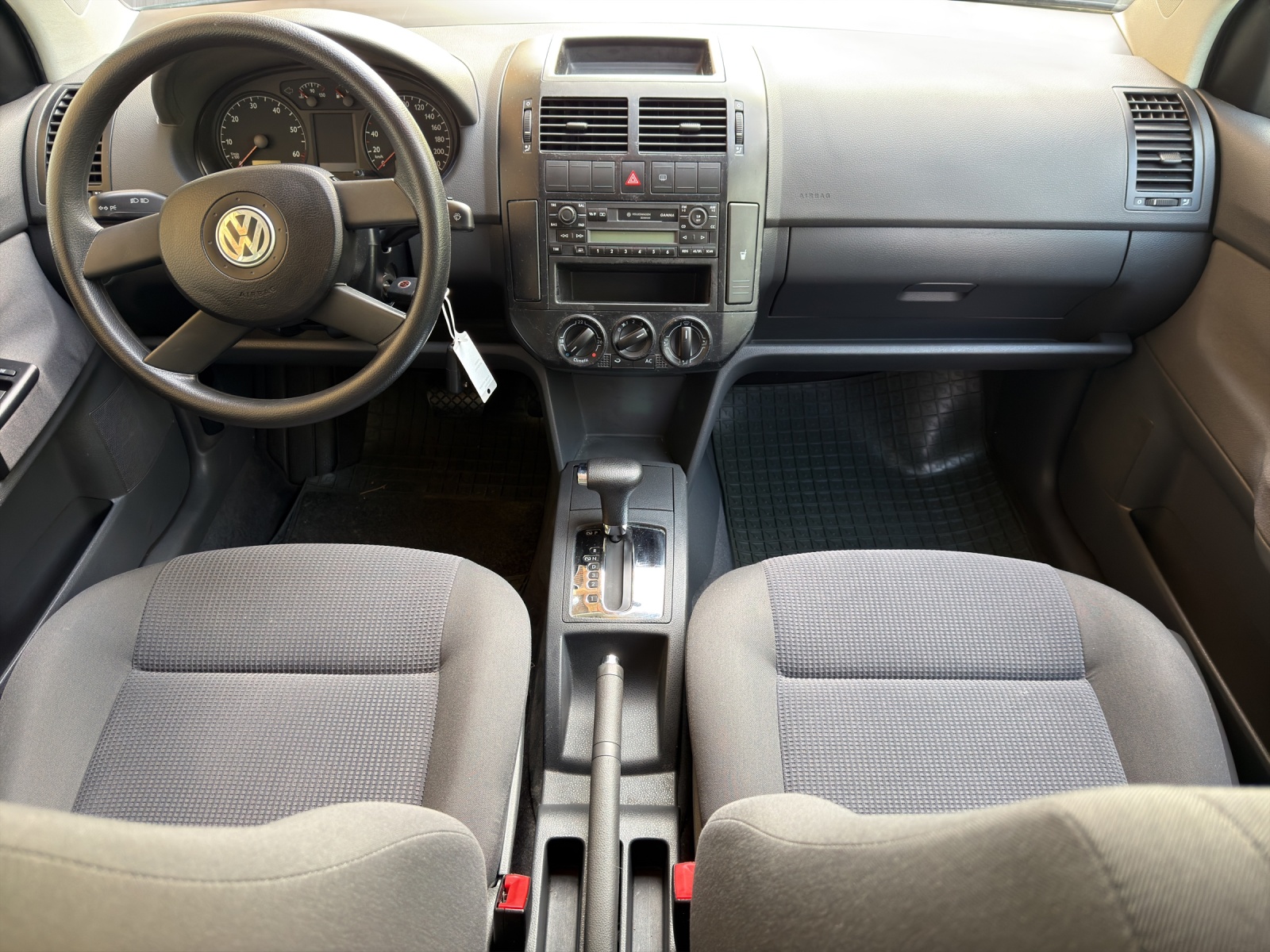 VW Polo 1.4 16V Highline-image-8