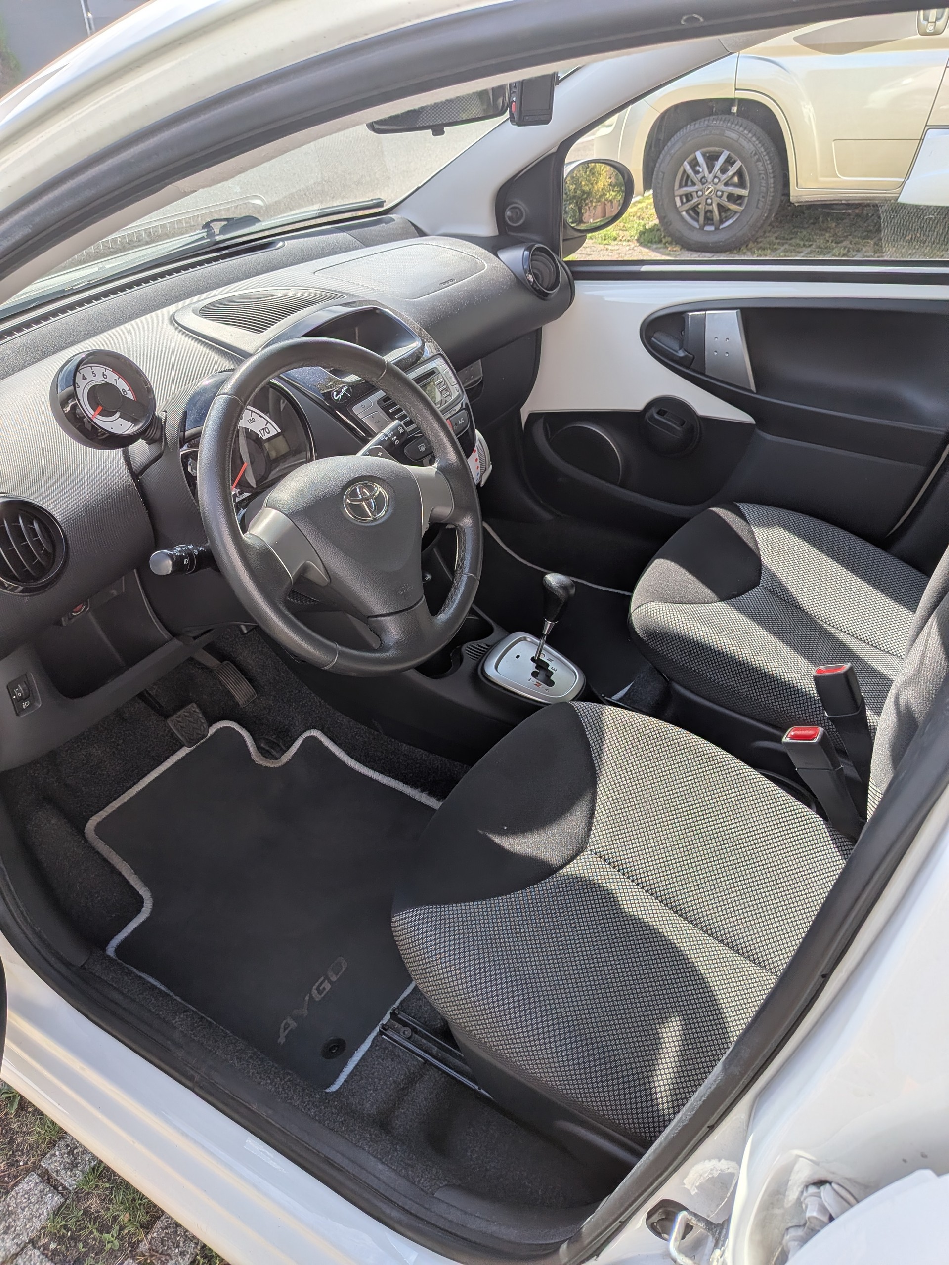 TOYOTA Aygo 1.0 VVT-i Collection MM-image-3