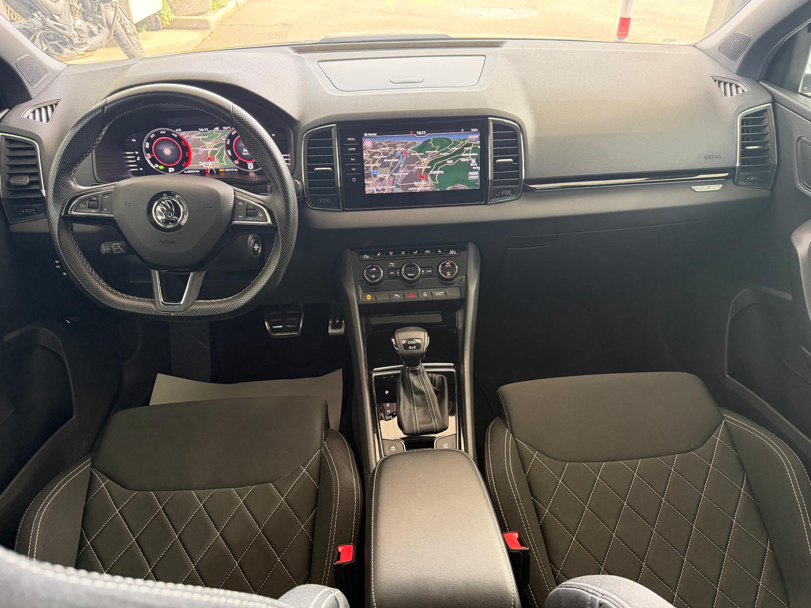 SKODA Karoq 2.0 TDI SCR SportLine 4x4 DSG-image-8