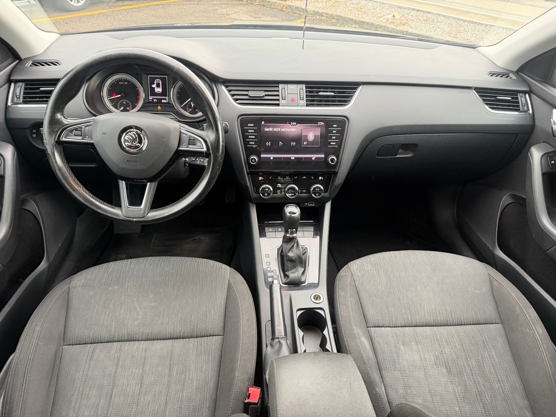 SKODA Octavia Combi 1.5 TSI Ambition DSG-image-6