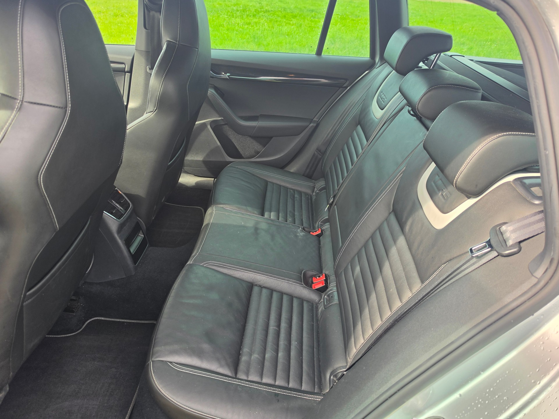SKODA Octavia Combi 2.0 TDI RS 4x4 DSG-image-7