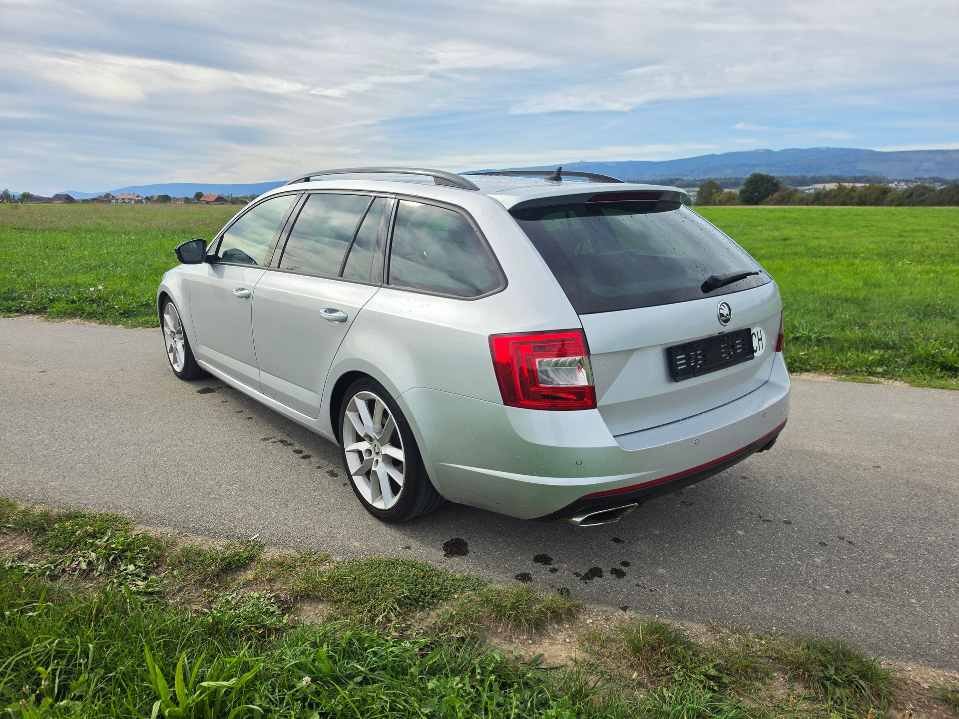 SKODA Octavia Combi 2.0 TDI RS 4x4 DSG-image-3