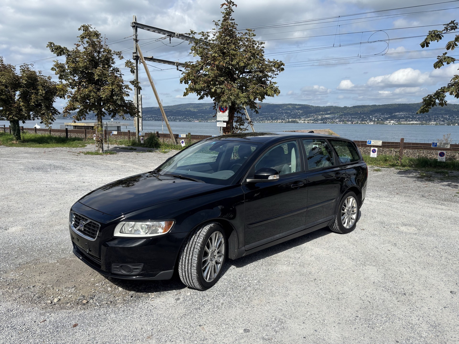 VOLVO 1.6 D Momentum-image-0