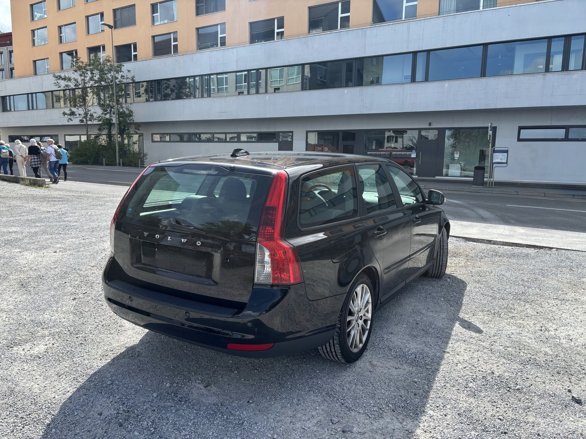 VOLVO 1.6 D Momentum-image-1