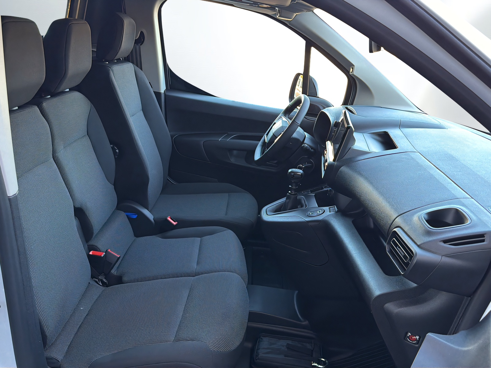 TOYOTA Proace City Van 1.2 Active Medium-image-7