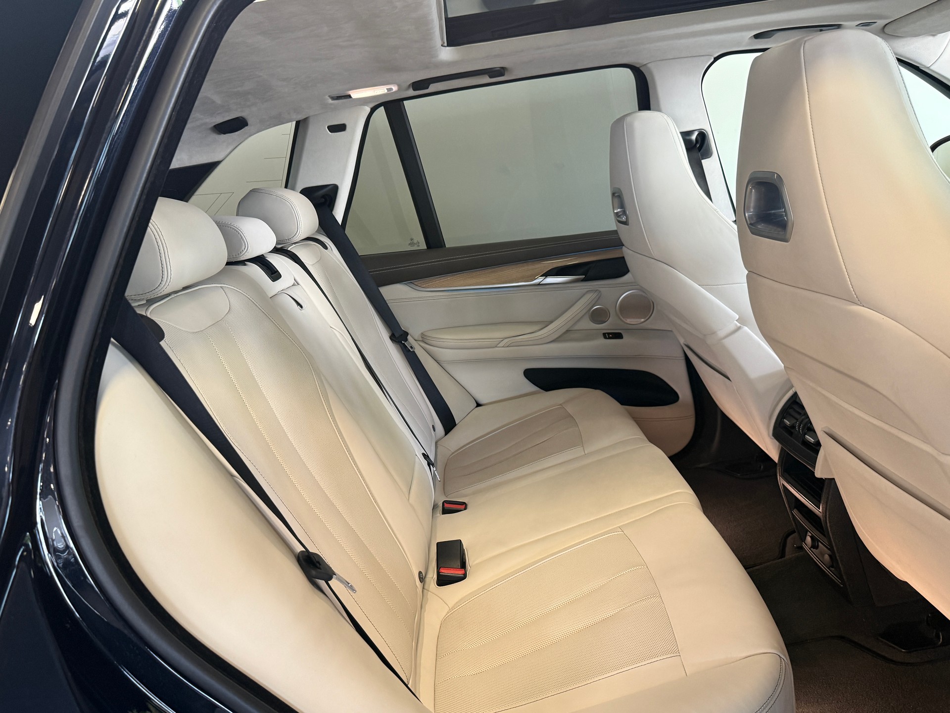 BMW X5M Edition Black Fire Steptronic-image-12