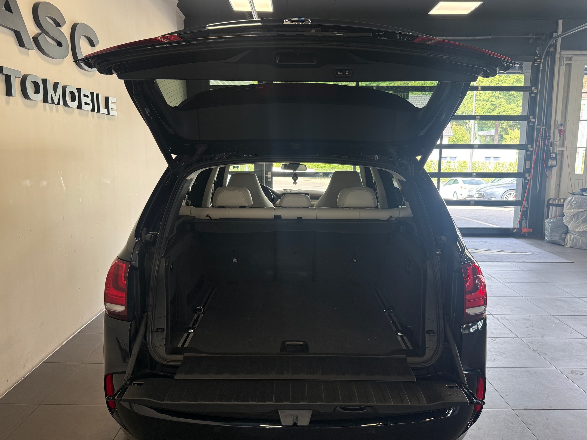 BMW X5M Edition Black Fire Steptronic-image-5