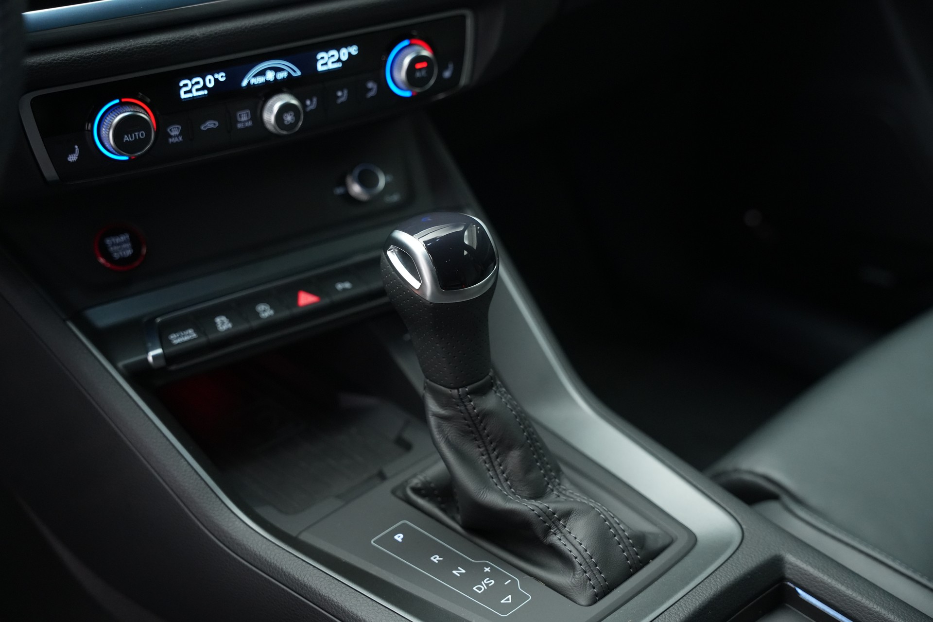 AUDI RS Q3 Sportback quattro S tronic *CH-Fahrzeug* *Sonos* *Sportfahrwerk Plus*-image-16