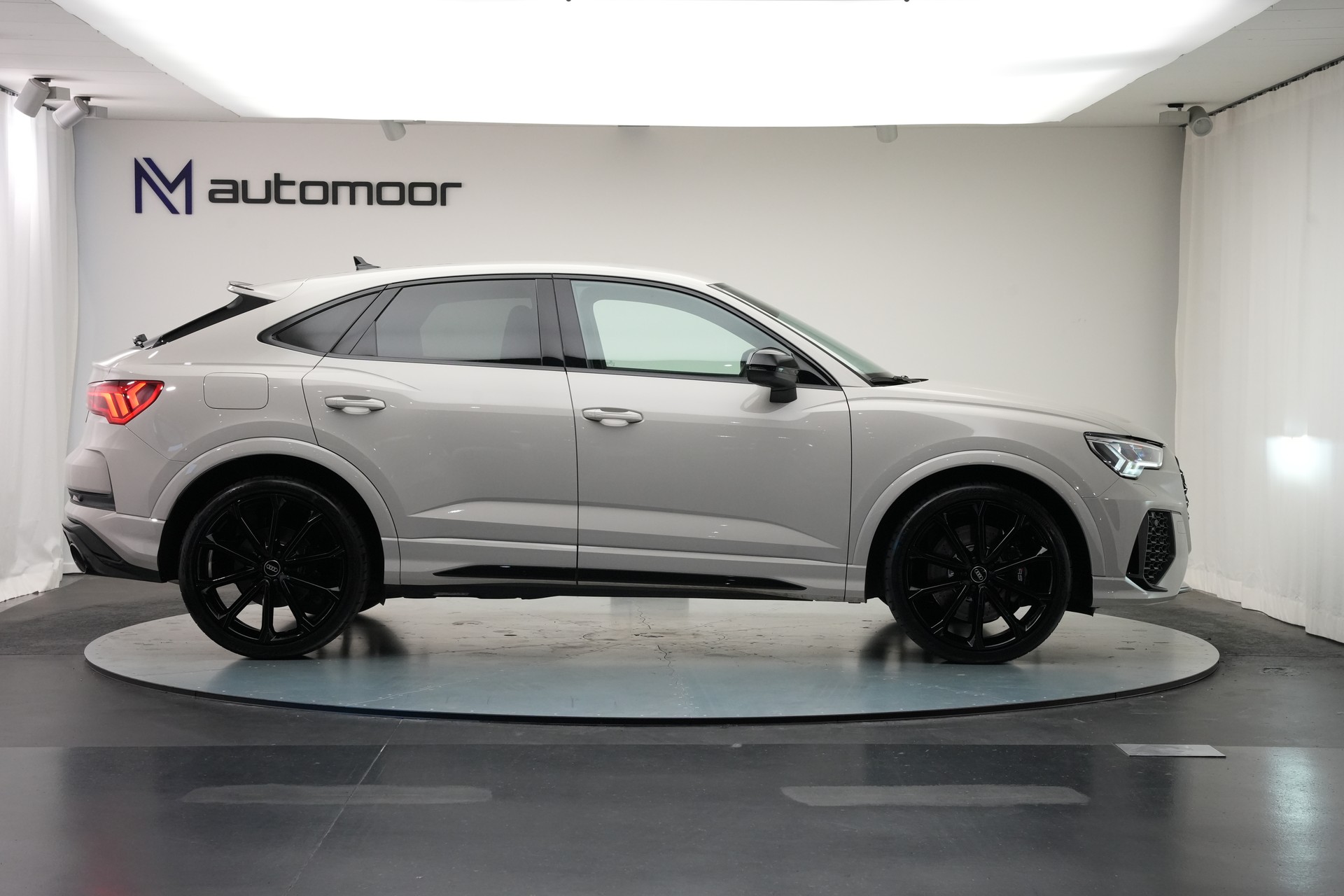 AUDI RS Q3 Sportback quattro S tronic *CH-Fahrzeug* *Sonos* *Sportfahrwerk Plus*-image-3