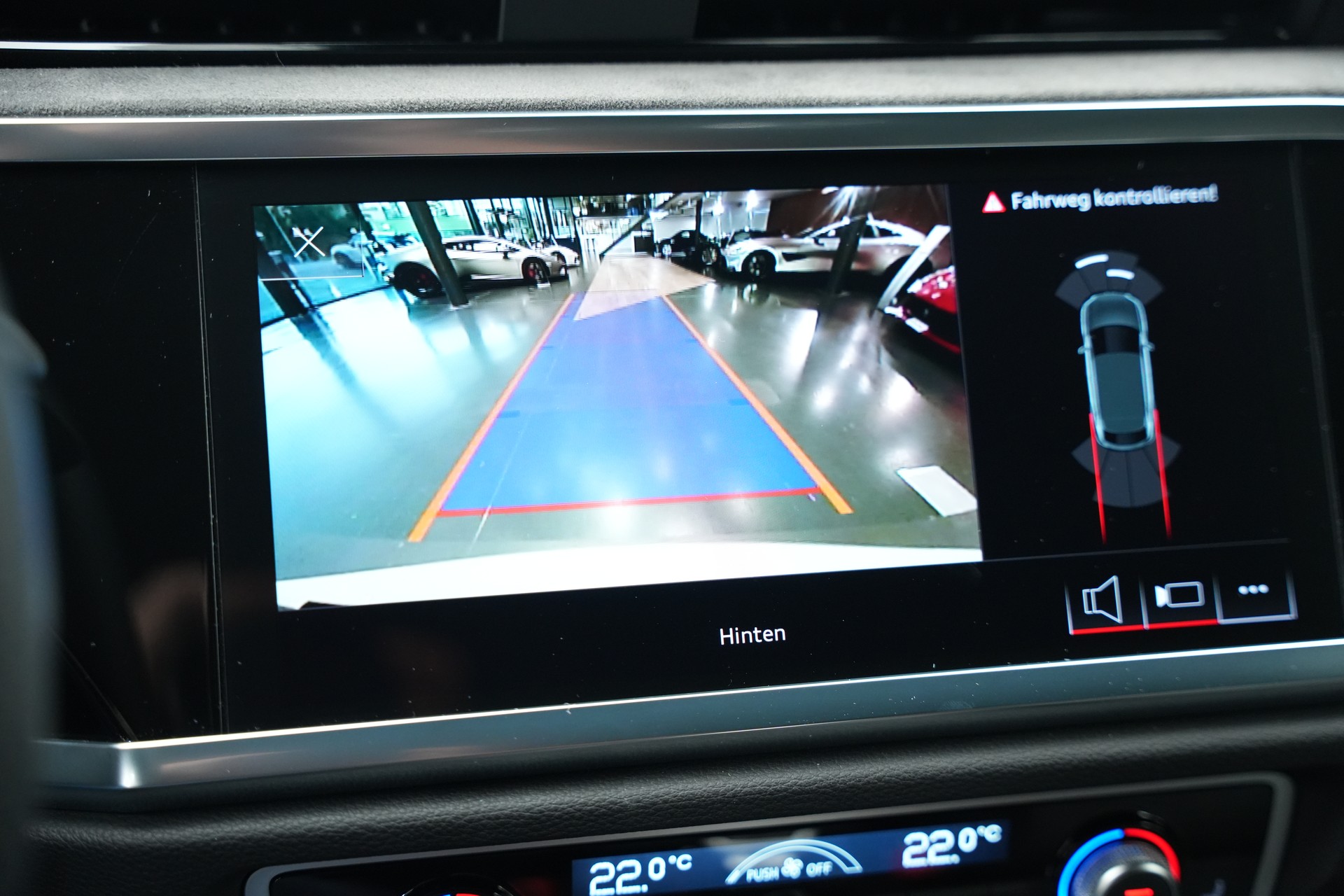 AUDI RS Q3 Sportback quattro S tronic *CH-Fahrzeug* *Sonos* *Sportfahrwerk Plus*-image-29