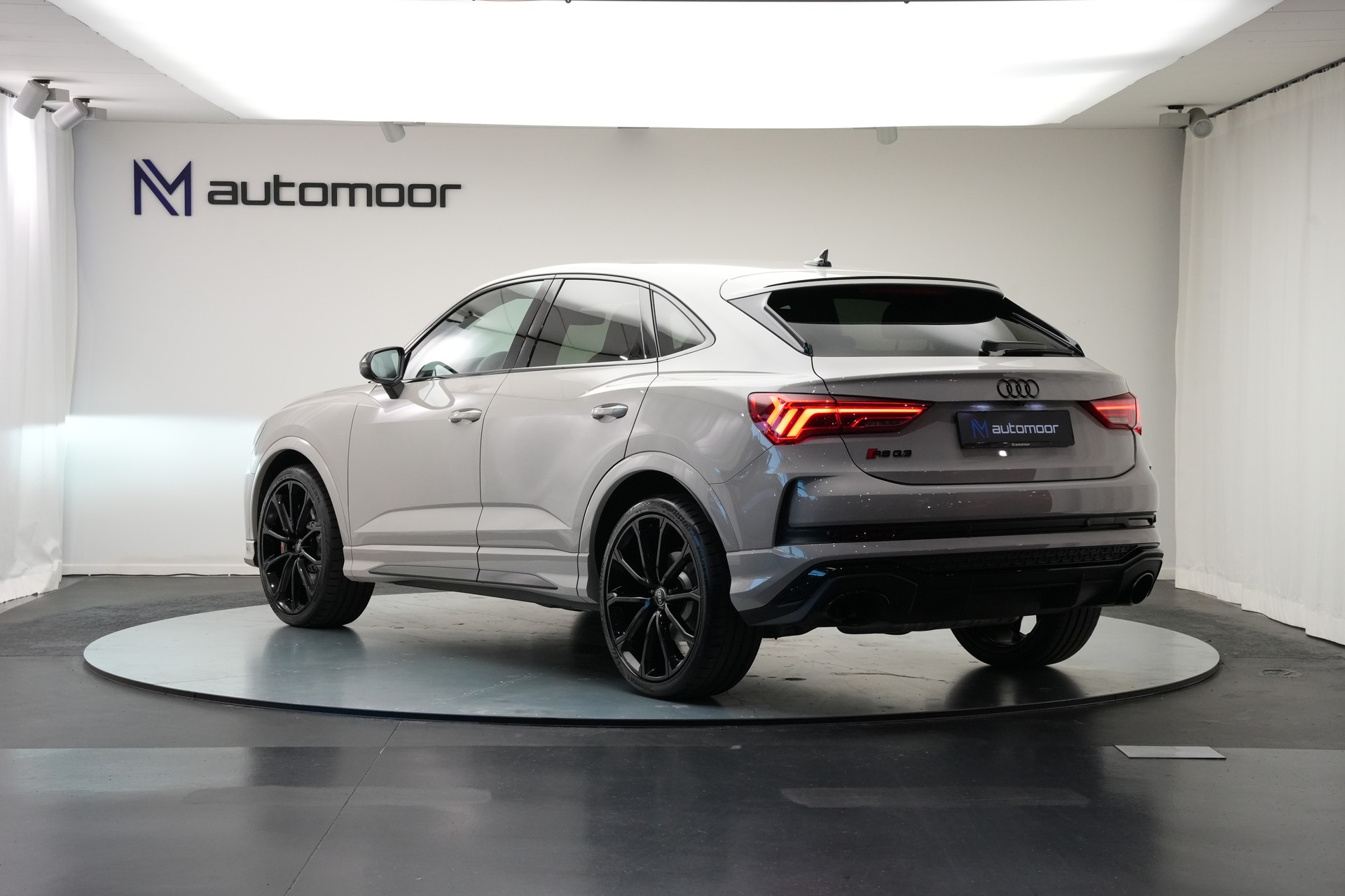 AUDI RS Q3 Sportback quattro S tronic *CH-Fahrzeug* *Sonos* *Sportfahrwerk Plus*-image-6