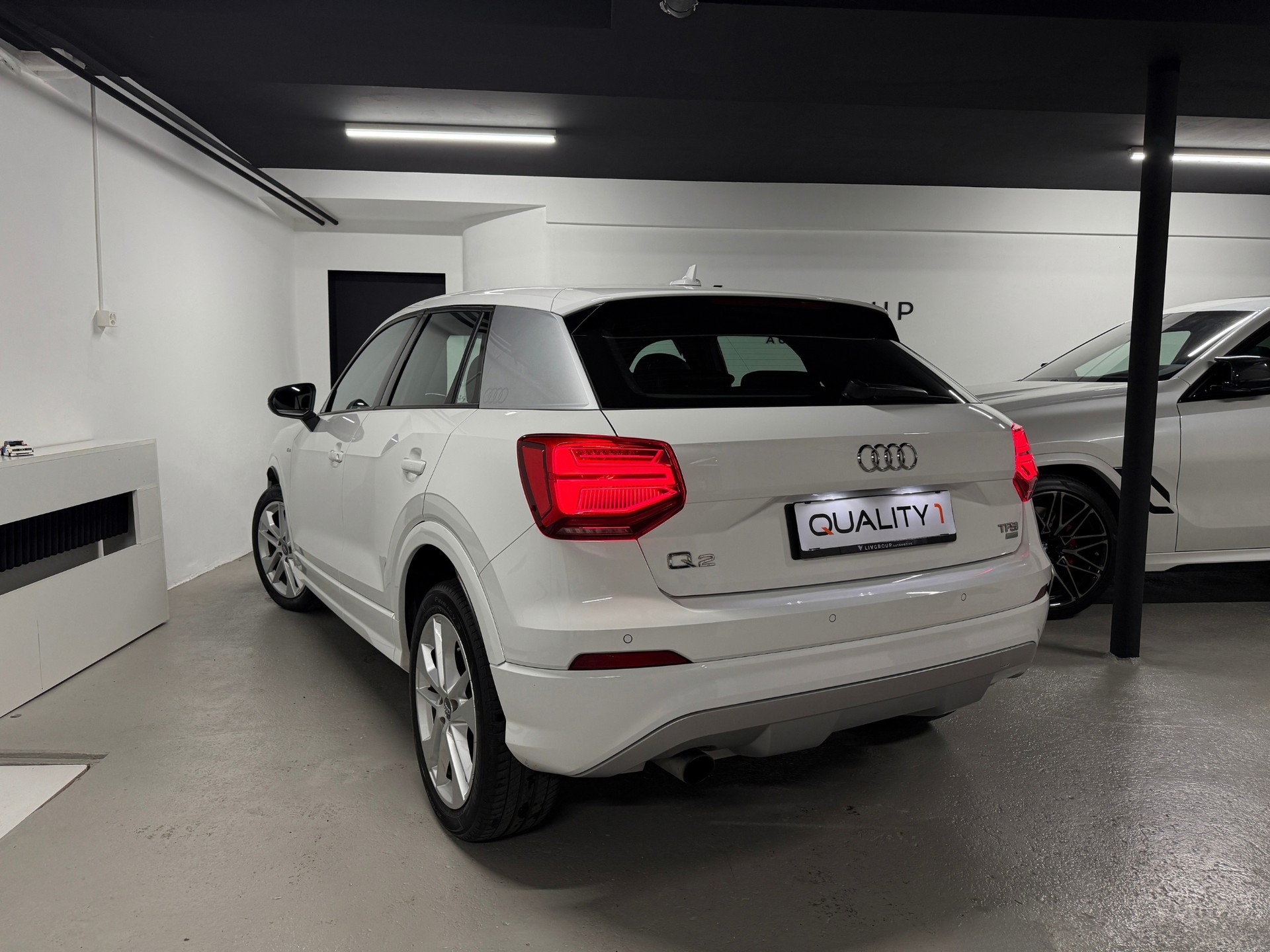 AUDI Q2 1.0 TFSI S-Line-image-1