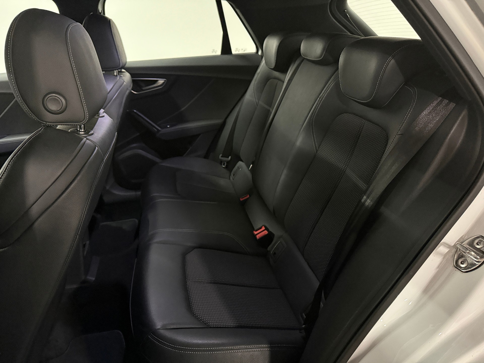 AUDI Q2 1.0 TFSI S-Line-image-14